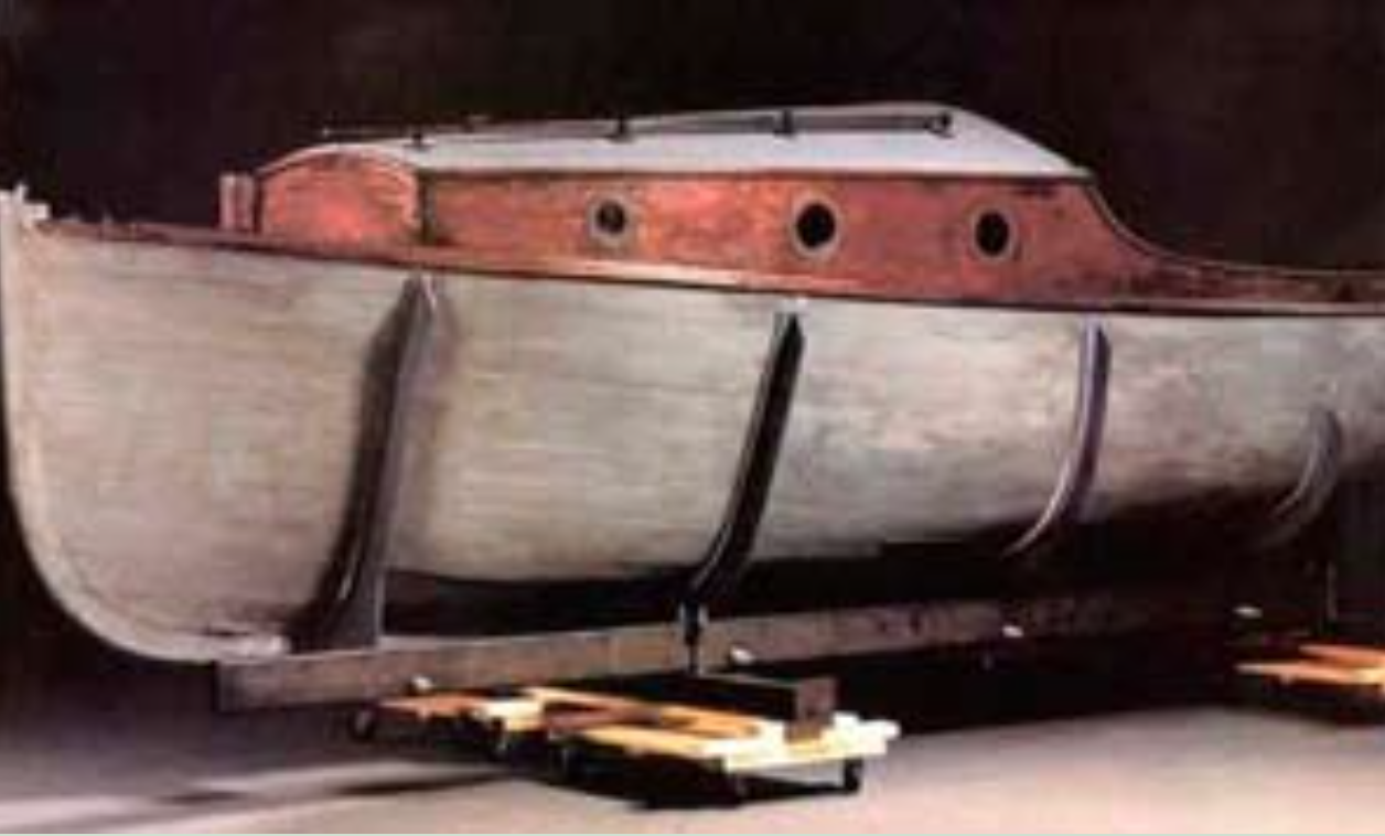 Erling Kjær båt Lurifax, också kallad Ö3, finns på ett museum i Washington som en symbol över alla de människor som räddades över sundet under kriget. 