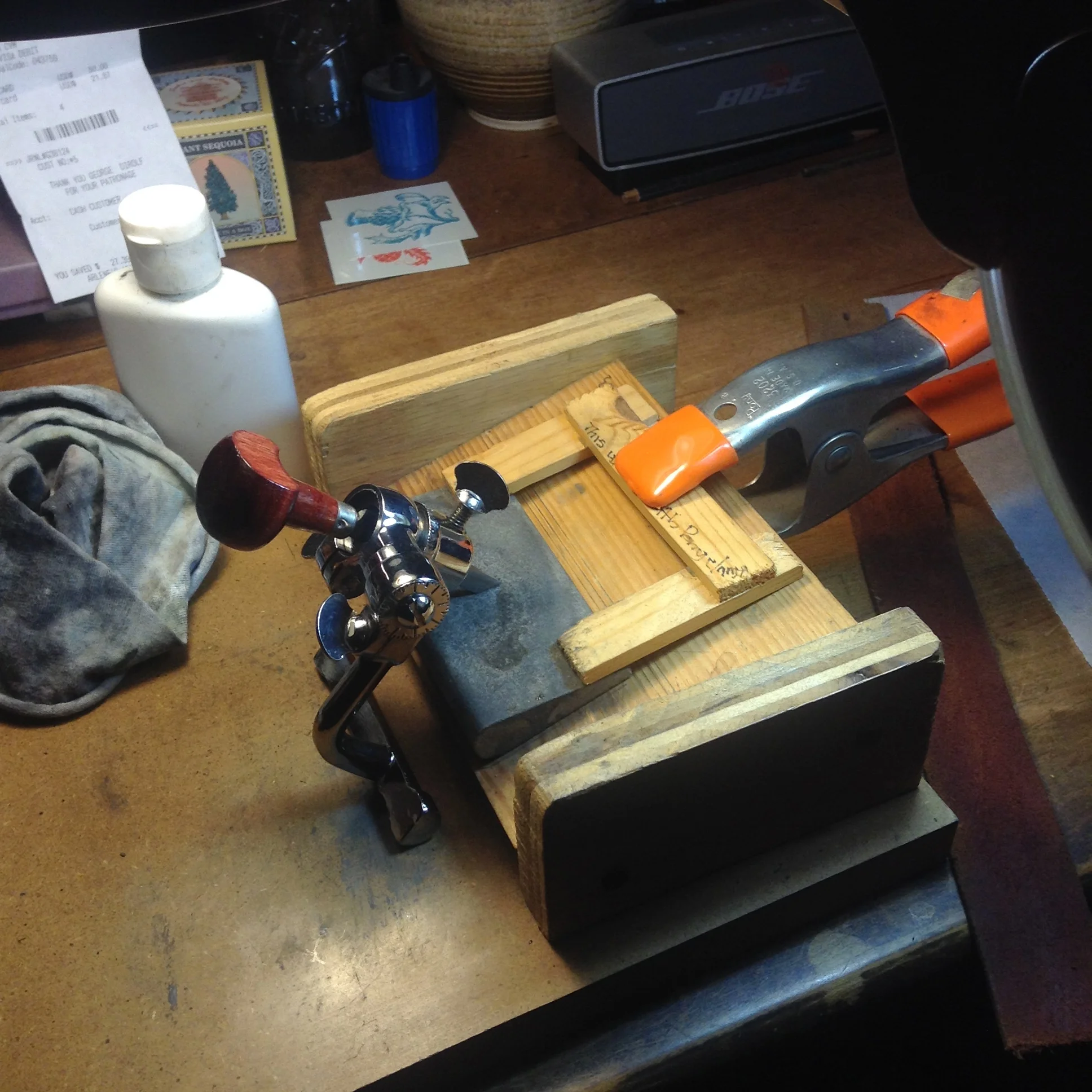Sharpening engraving tools