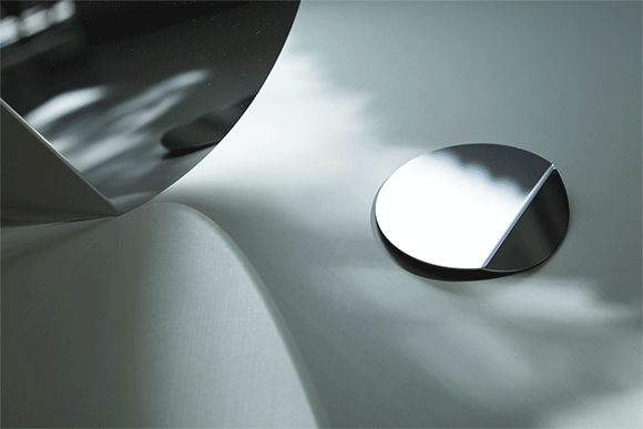ShiftMirrors_AngelaWillemsen_PhotobyRozaSchous_abstract_580.gif
