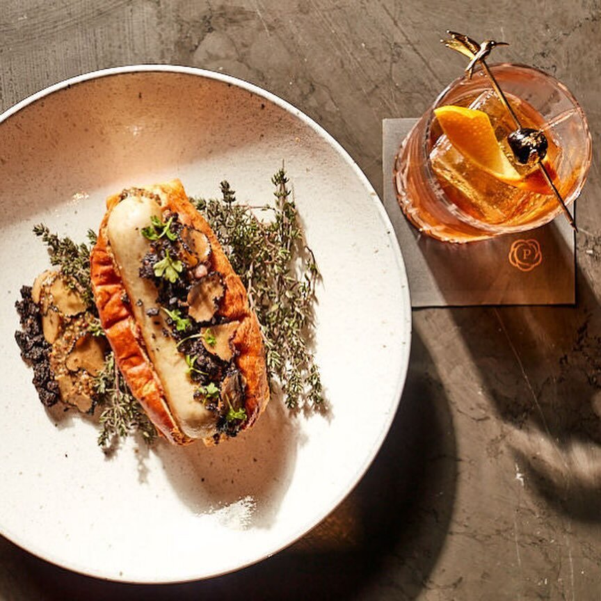 EXTRA, EXTRA, did you hear the news? @pendrychicago is celebrating Chicago&rsquo;s birthday with a viral $187 hot dog!

As covered by @thedailymeal, @foodrepublic, @blockclubchi and more, this wiener takes it all to the next level with a French-style