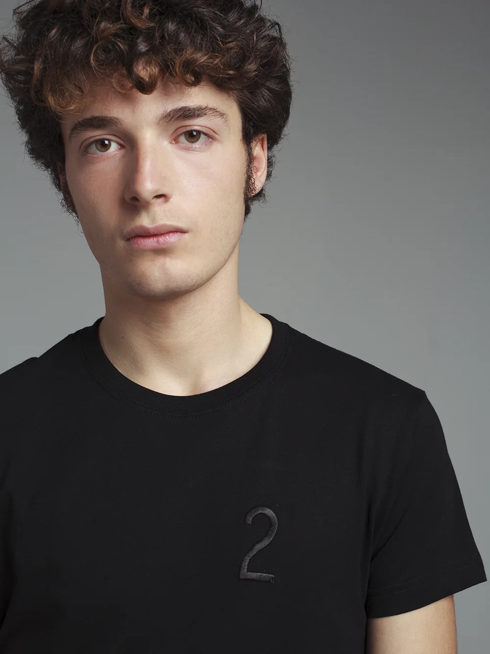 Black t-shirt for man detail