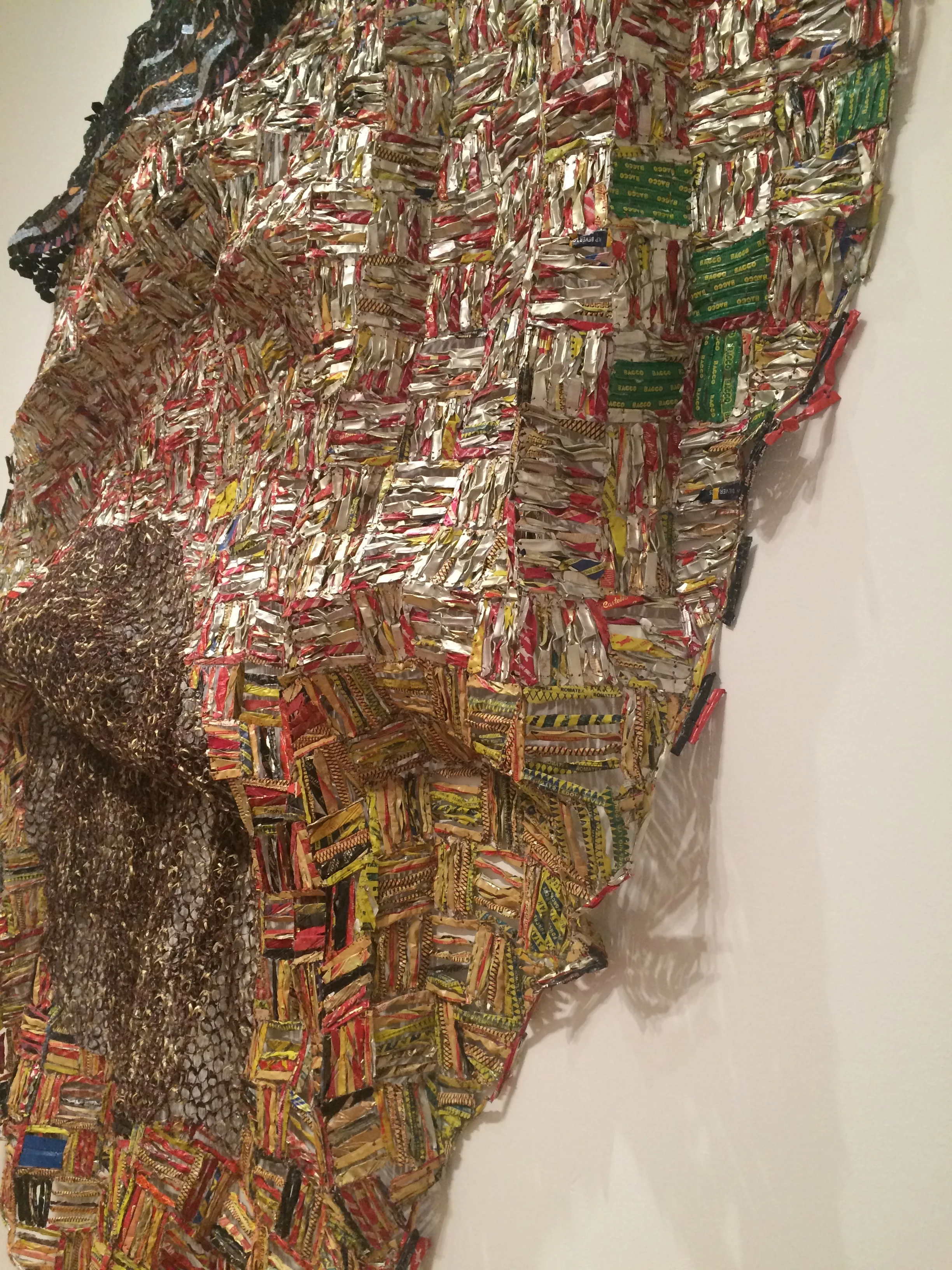 El Anatsui, iris, 2012