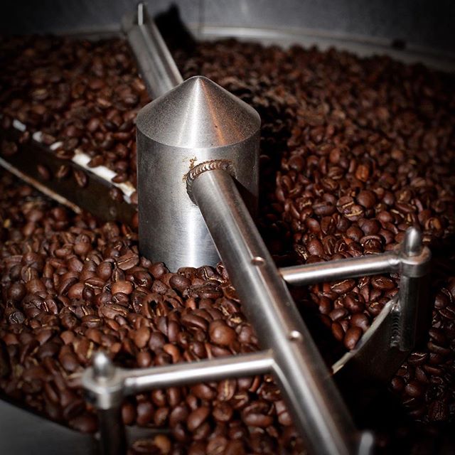 May your week be filled with pleasant thoughts, kindhearted people, &amp; great coffee. ❤️☕️
#capitocoffee #specialitycoffee #arabicabeans #coffee #coffeetime #coffeelove #coffeeroaster #roasterlife #roastery 📸 @vincentchasephotography