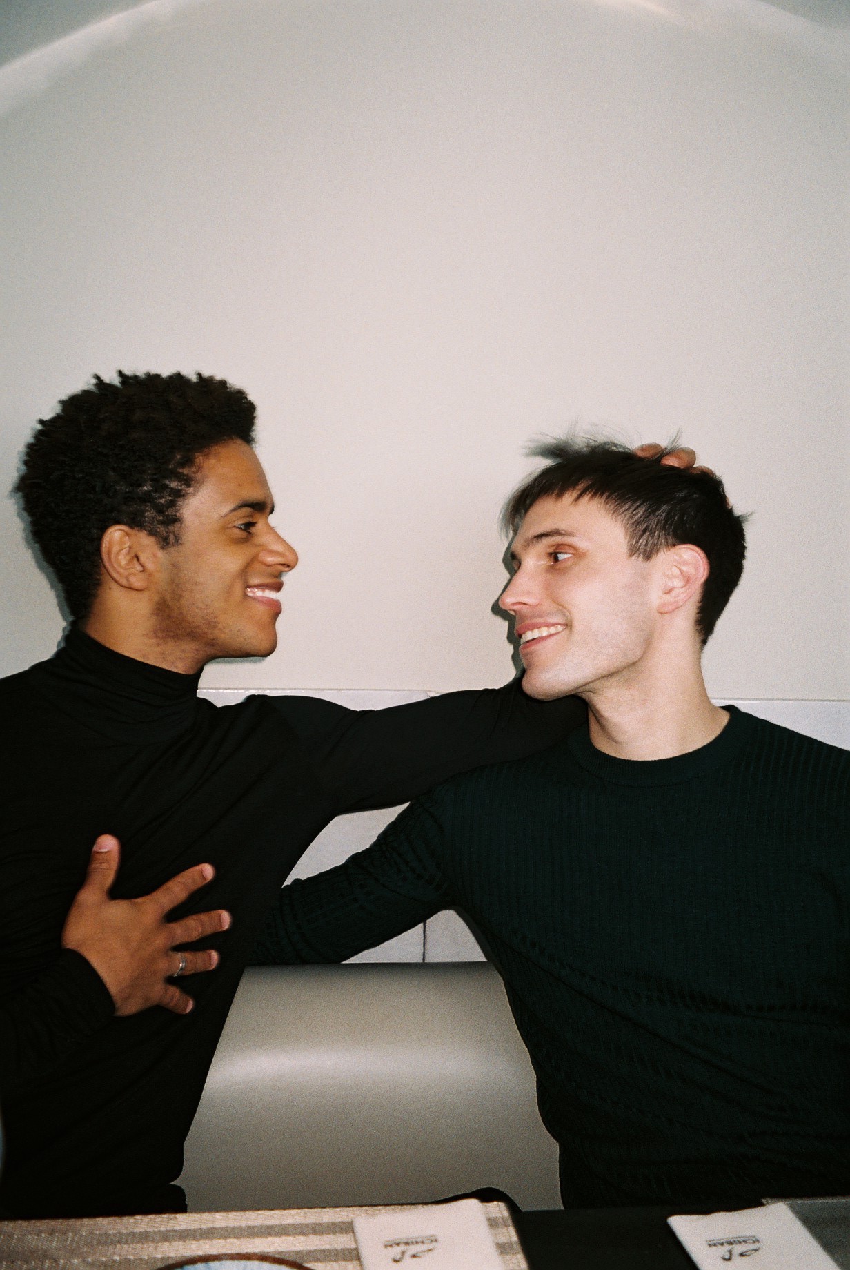 Marcelino and his boyfriend, James. This was the first time James went to Portugal and he loved it. He loved it so much that he felt sick from eating too many cakes . / Marcelino e o namorado, James. Esta foi a primeira vez que o James foi a Portugal e adorou. Adorou tanto que se sentiu mal de tantos bolos que comeu.