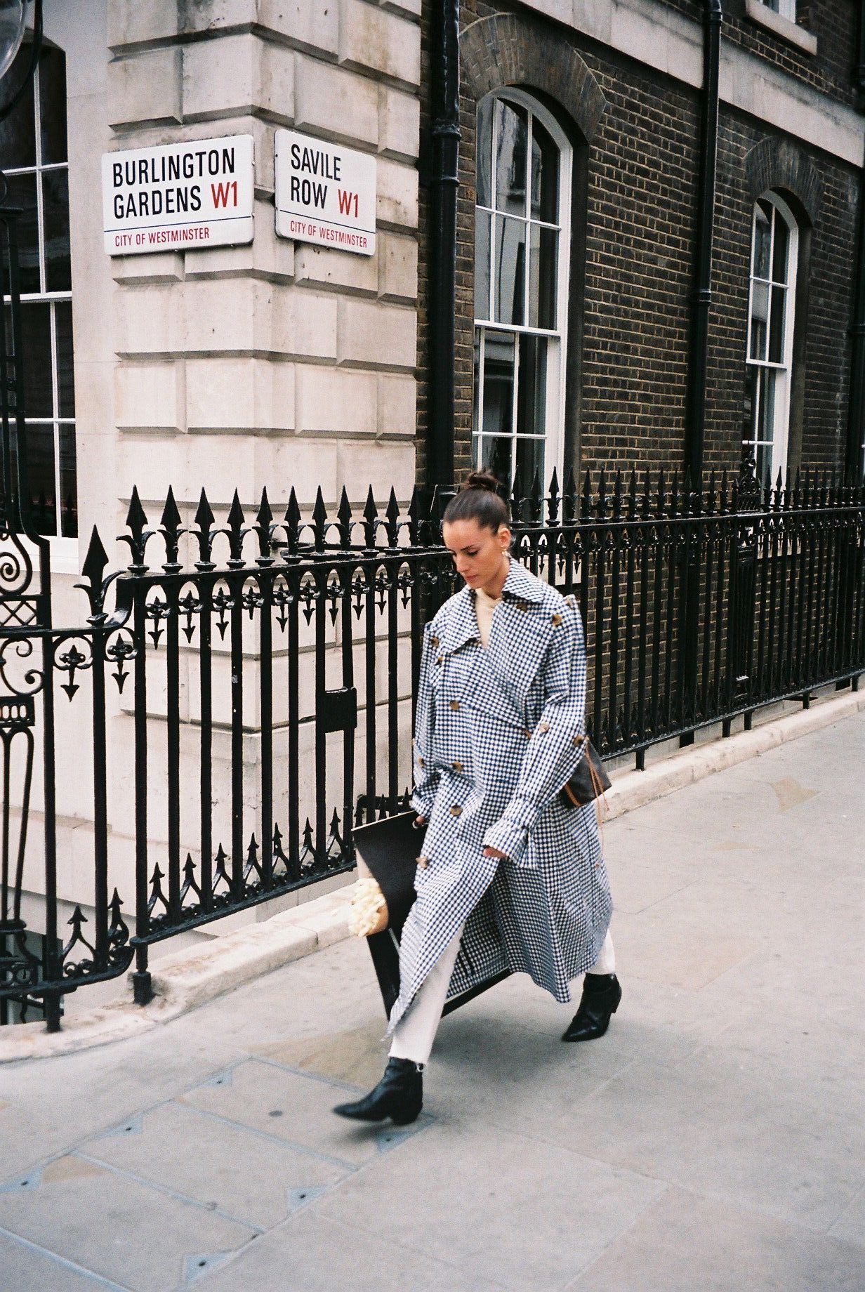 Wearing my favourite coat while doing some shopping for our new house . / A usar o meu casaco preferido durante um dia de compras para a casa nova.