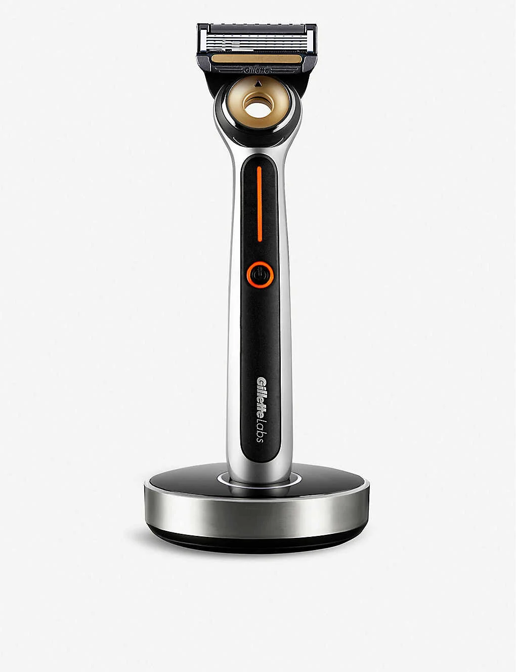  This razor has a warming bar which provides instant and soothing warmth to the skin. It is designed to give him the feeling of a hot towel shave in every stroke. 