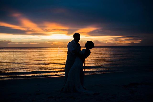 When you get married on a SWFL beach then an obligatory sunset portraits are necessary. Darek and Michelle were amazing and I am sooo glad that after their rainstorm they received this amazing sunset . #swflphotographer #swflsunsets #swflsunset #napl