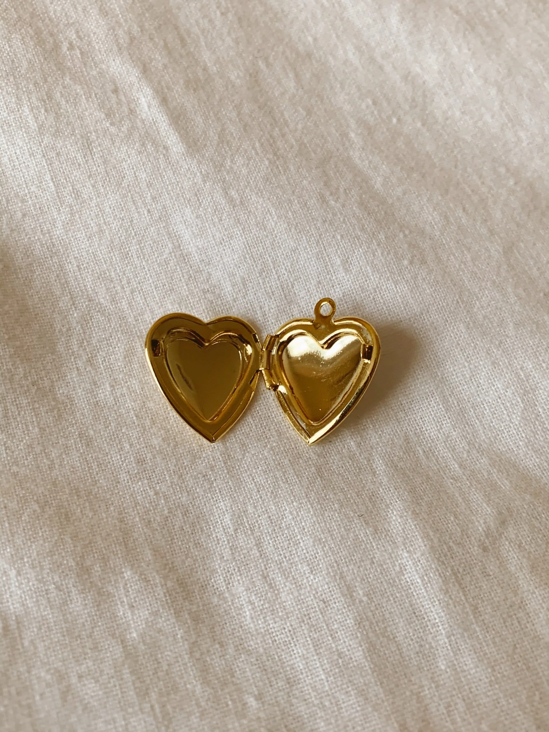 5B2503CA-097F-4BCC-B7B3-55C3C5B87EEA