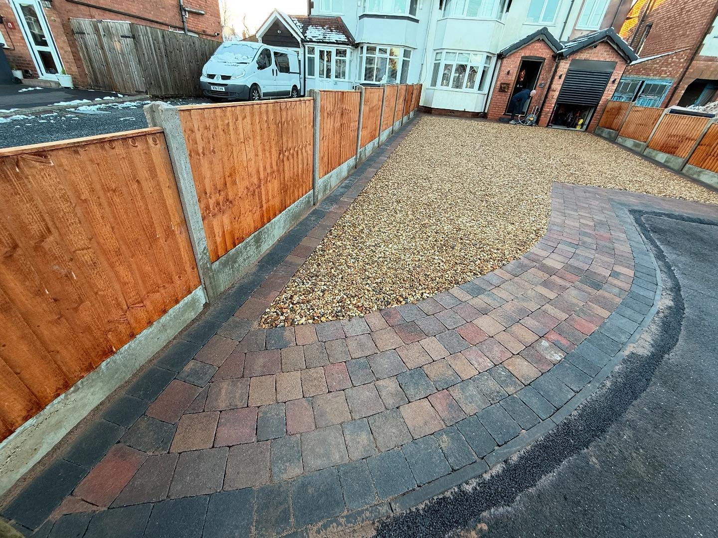 Another Driveway completed here at DriveCo🤩 using a tobermore heather and charcoal paver to frame the driveway and giving the property an entrance also a new closed borded fence fitted on both sides of the driveway. Get in touch today for your FREE