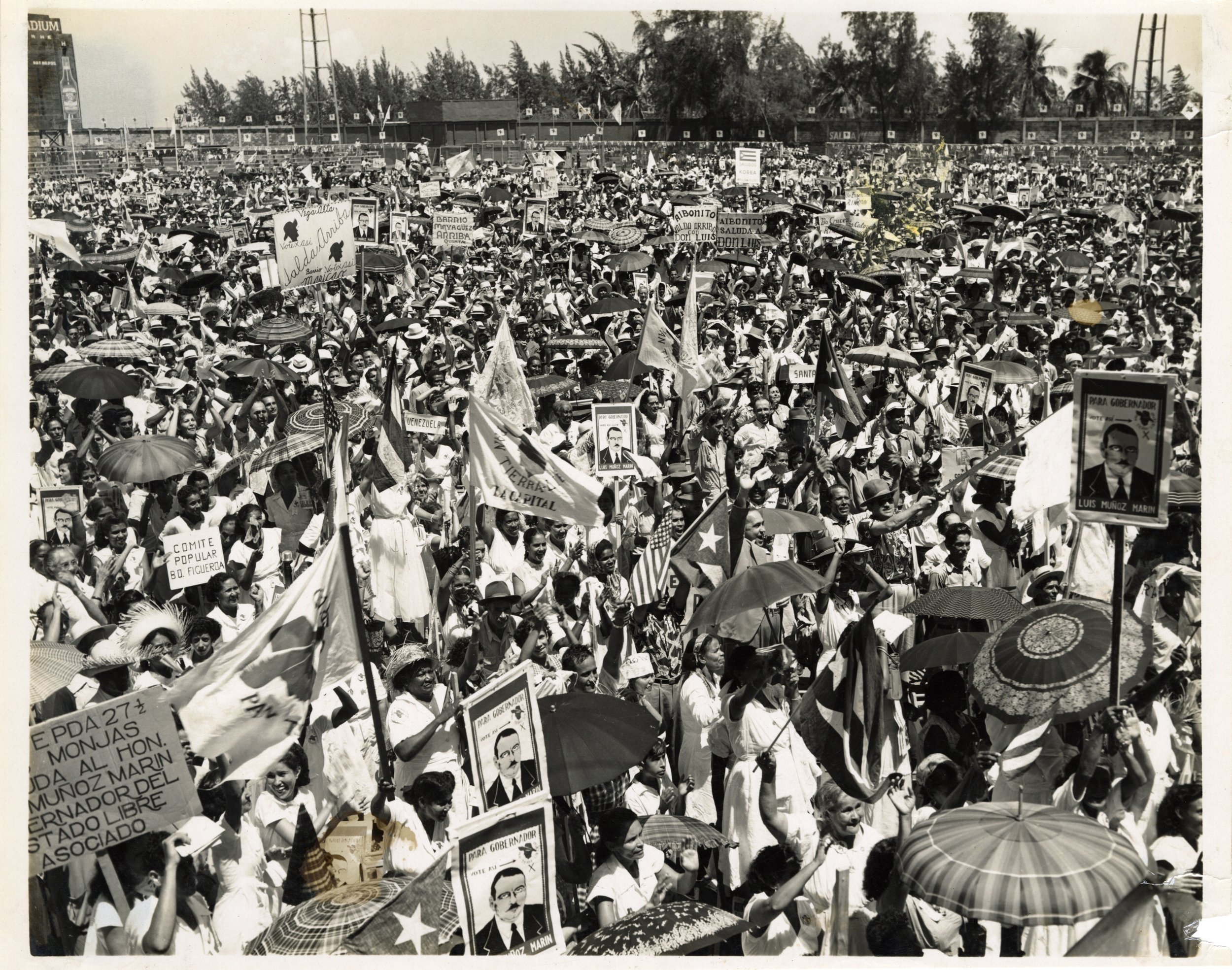 Foto: Mitin del PPD en el Sixto Escobar durante la campaña política de 1956