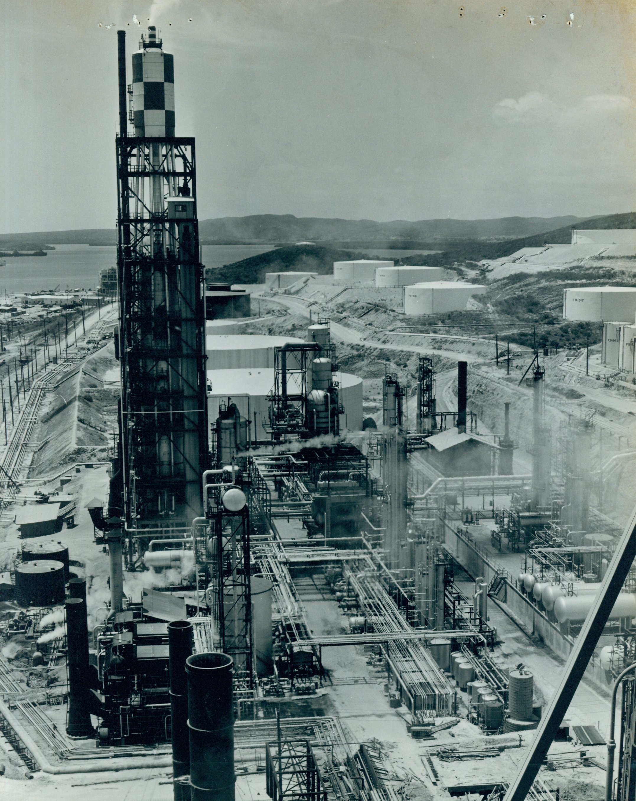 Torre Refinería CORCO. 1974