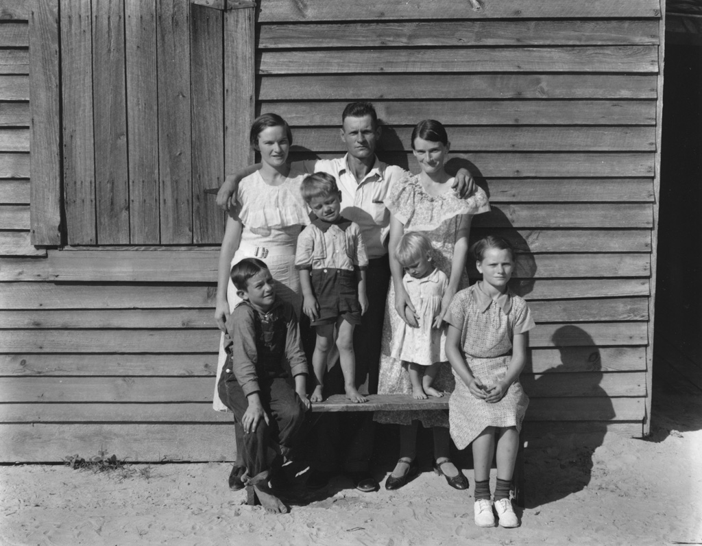 WALKER EVANS, Burroughs Family, Hale County, Alabama, 1936