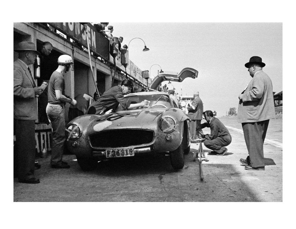 MercedesInPits.jpeg