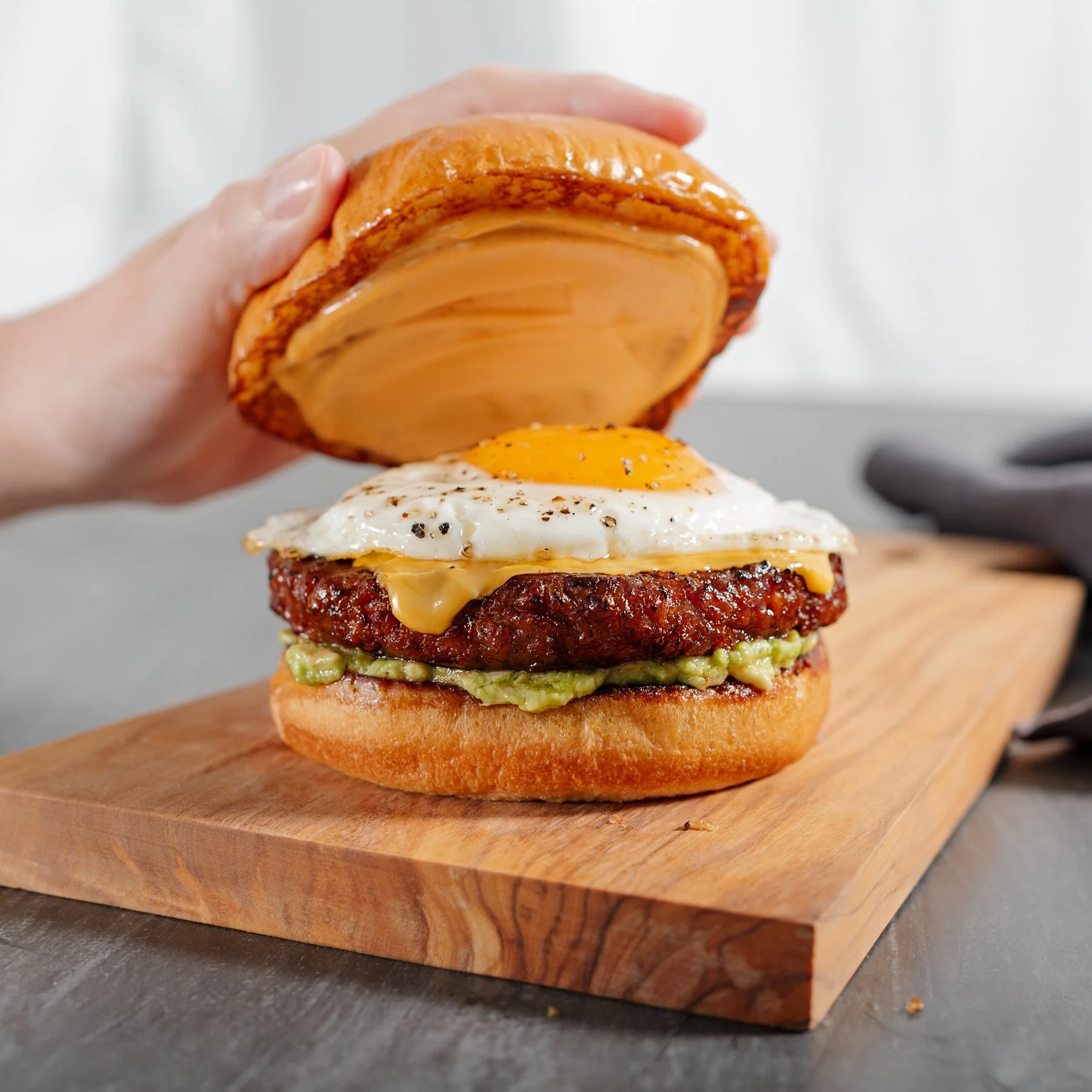 CRAVEHOUSE-Brunch-Burger-03.jpg