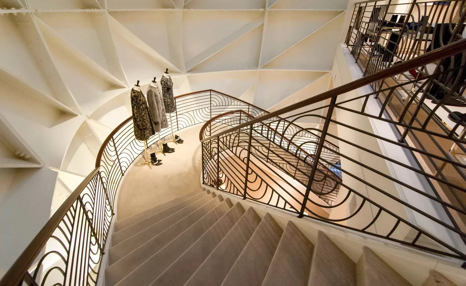 Photographe Architecture boutique Louis Vuiton Monaco