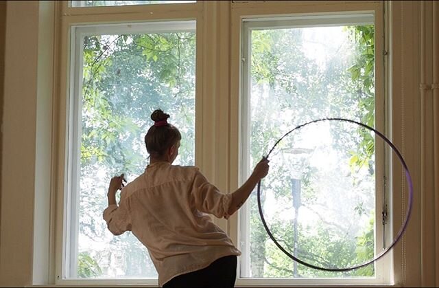 Hey beautiful nature! Let&rsquo;s HOOPjam today 🦦

T&auml;n&auml;&auml;n Tahmelan huvilalla vannejamit klo 17-19
Tuon vanteita lainattavaksi.

Samalla voi k&auml;yd&auml; katsoo n&auml;yttelyni TRACES OF HOOPING , jos ei sit&auml; ole n&auml;hnyt( a