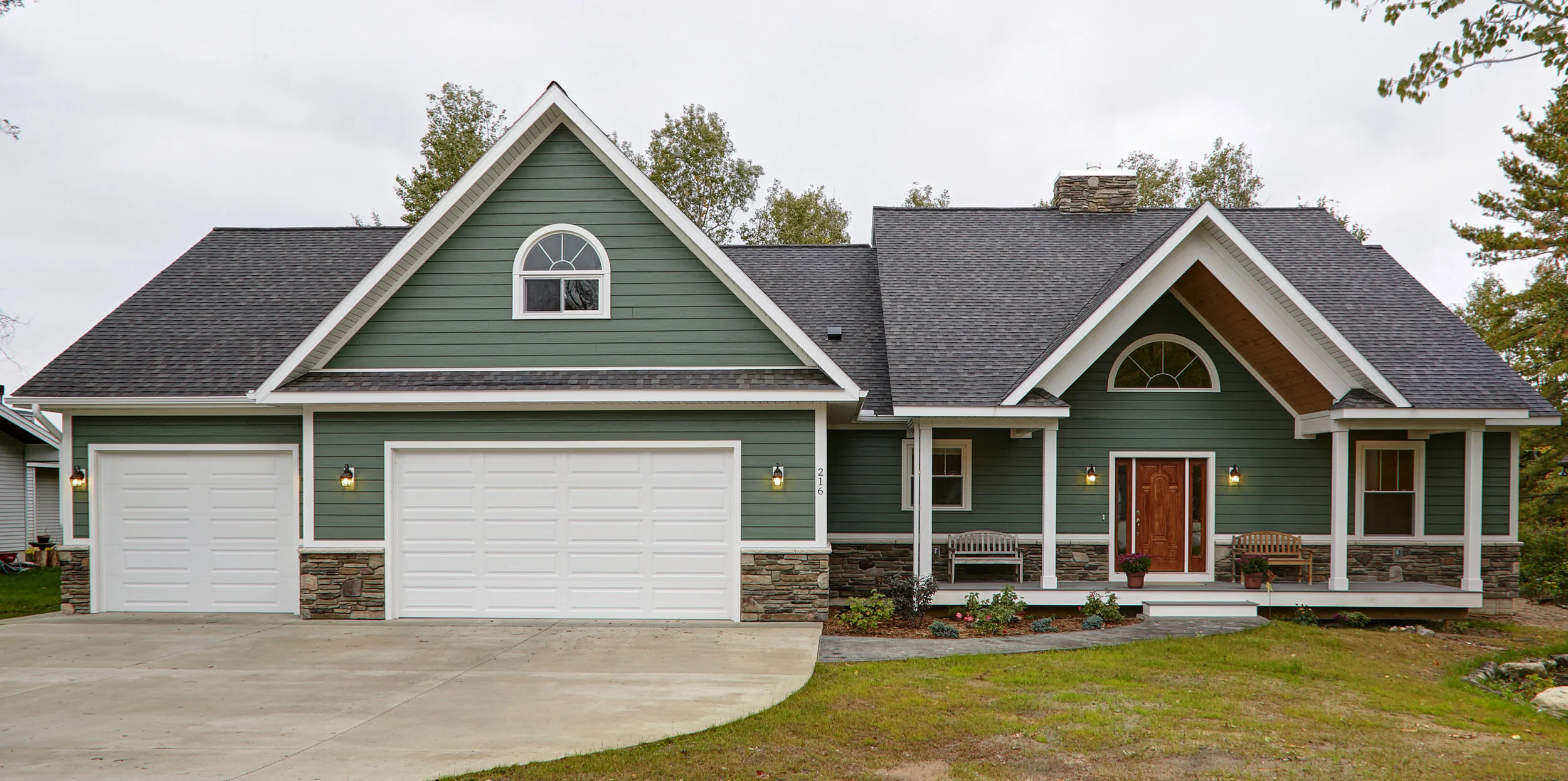 ExteriorBeautyShots-HomePage-House7.jpg
