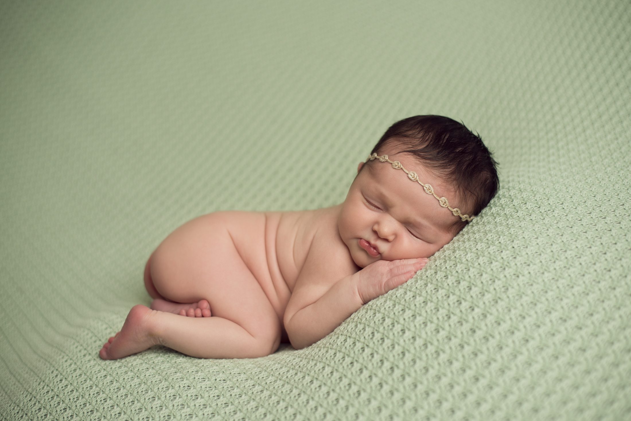 FINLEY NEWBORN-3.jpg