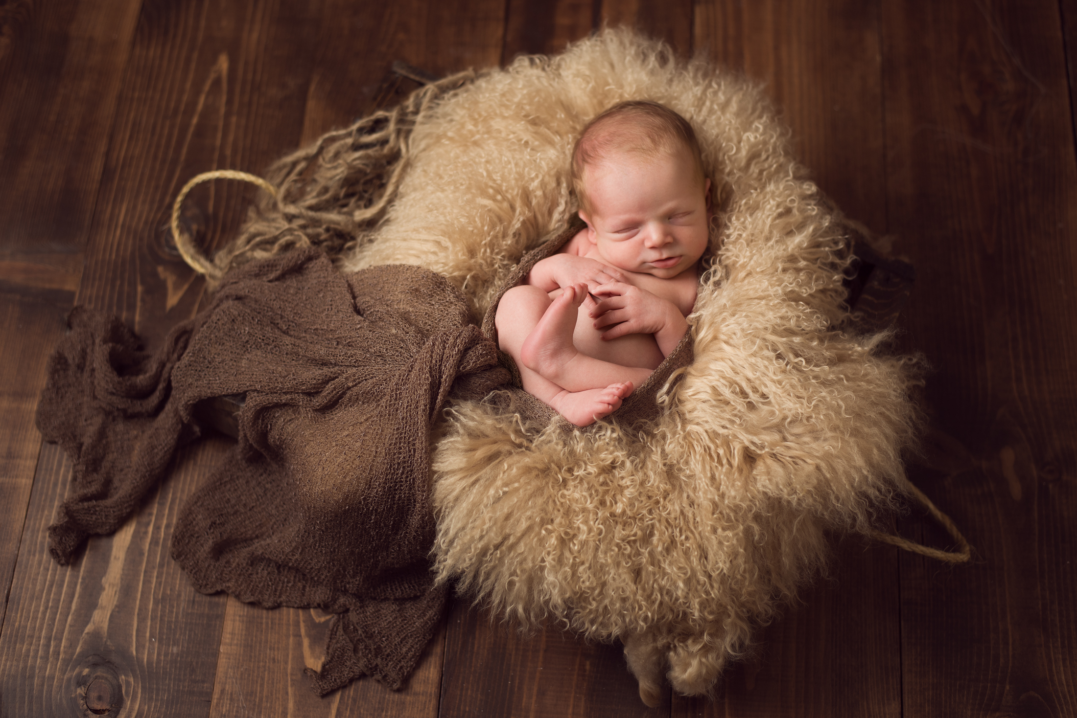 LUKE THORNTON NEWBORN-11.jpg