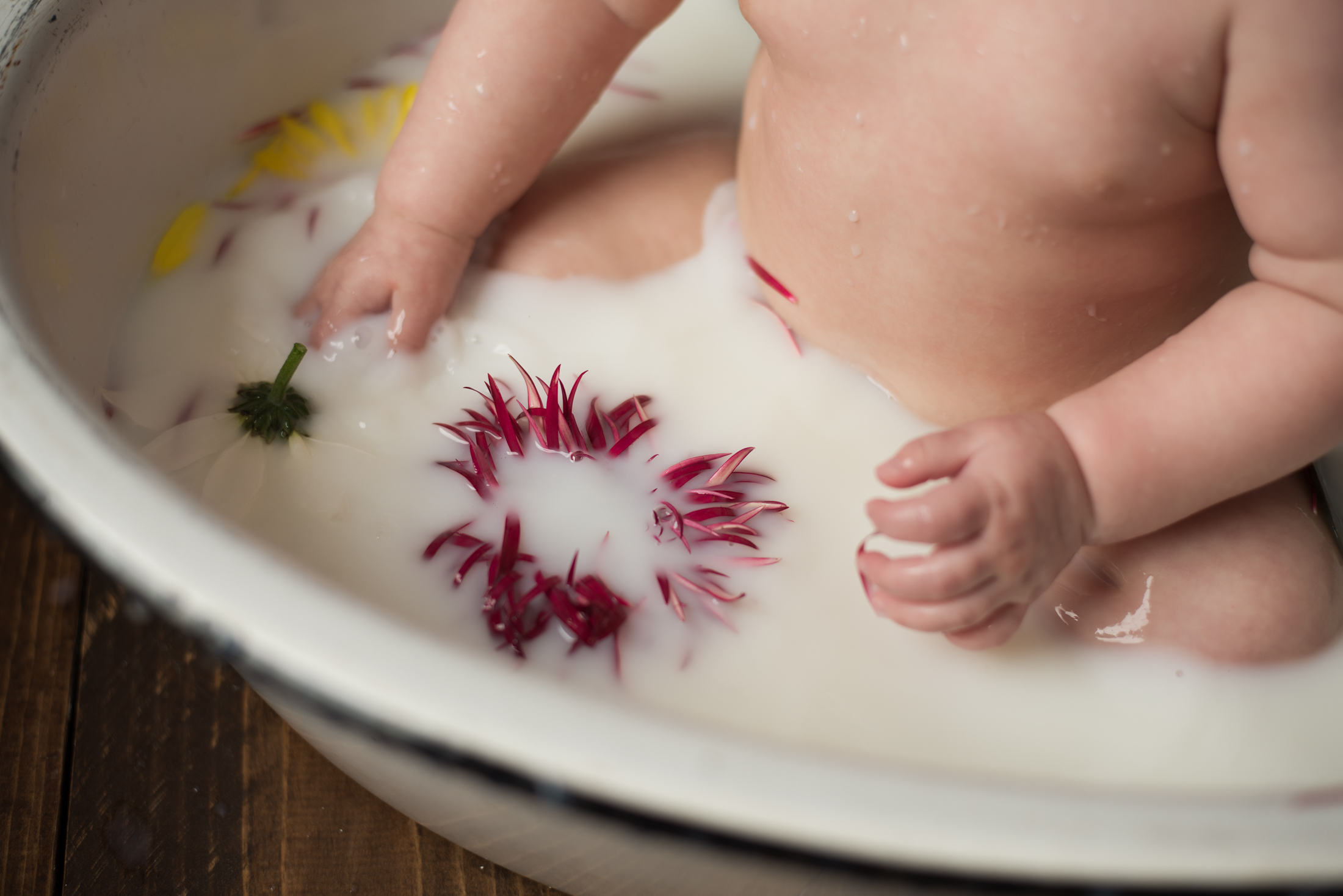 FIN 6 MONTH MILK BATH-77.jpg