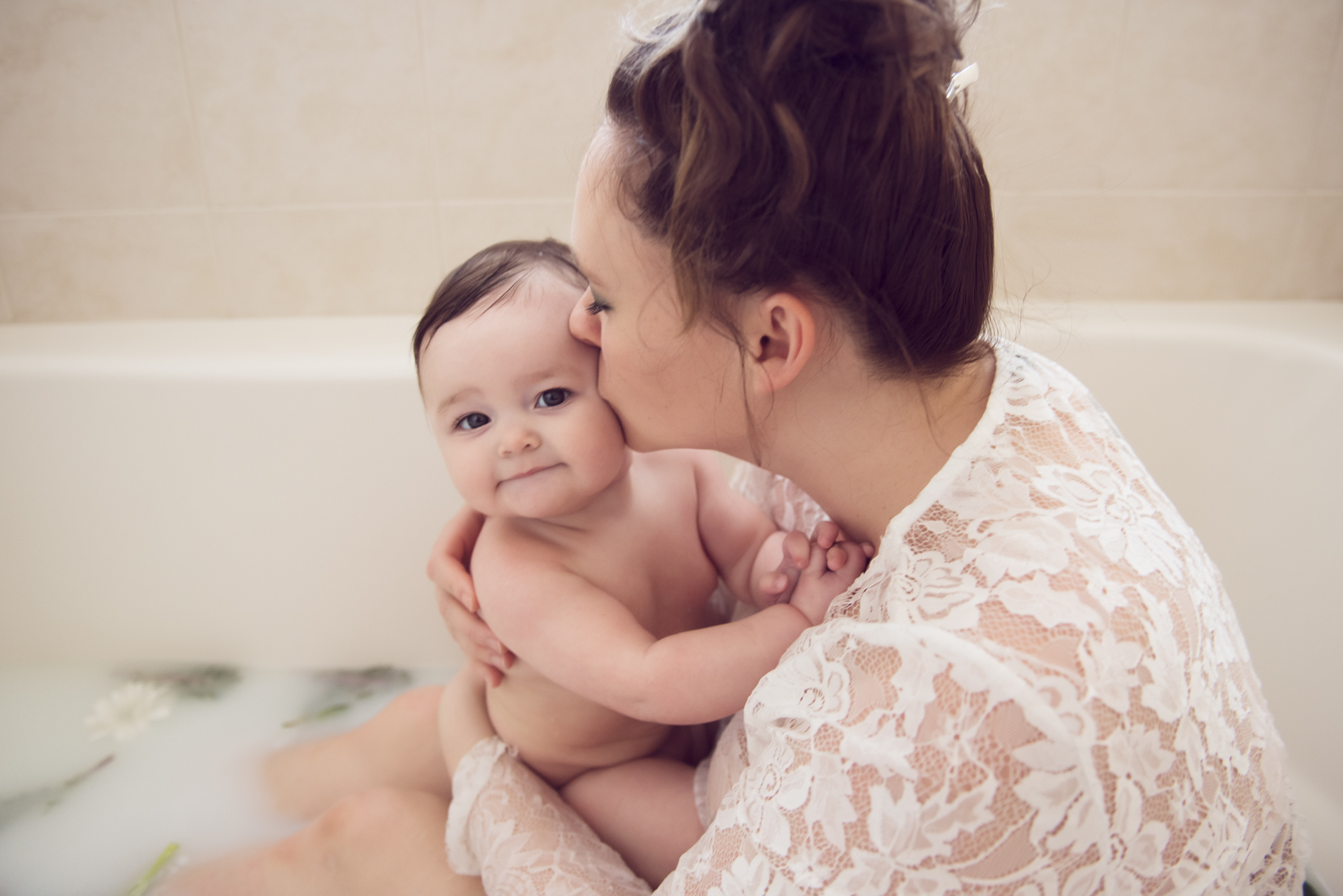 7 MONTH MILK BATH-13.jpg