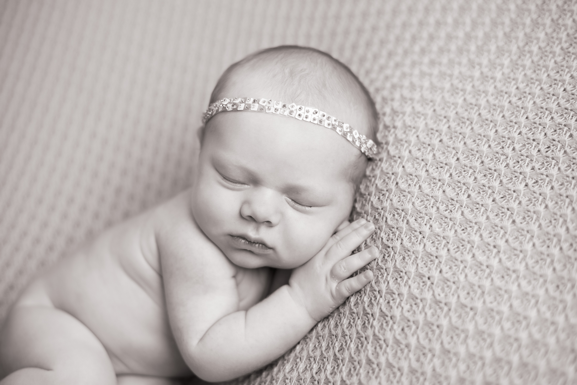 BROOKLYNN NEWBORN-23.jpg