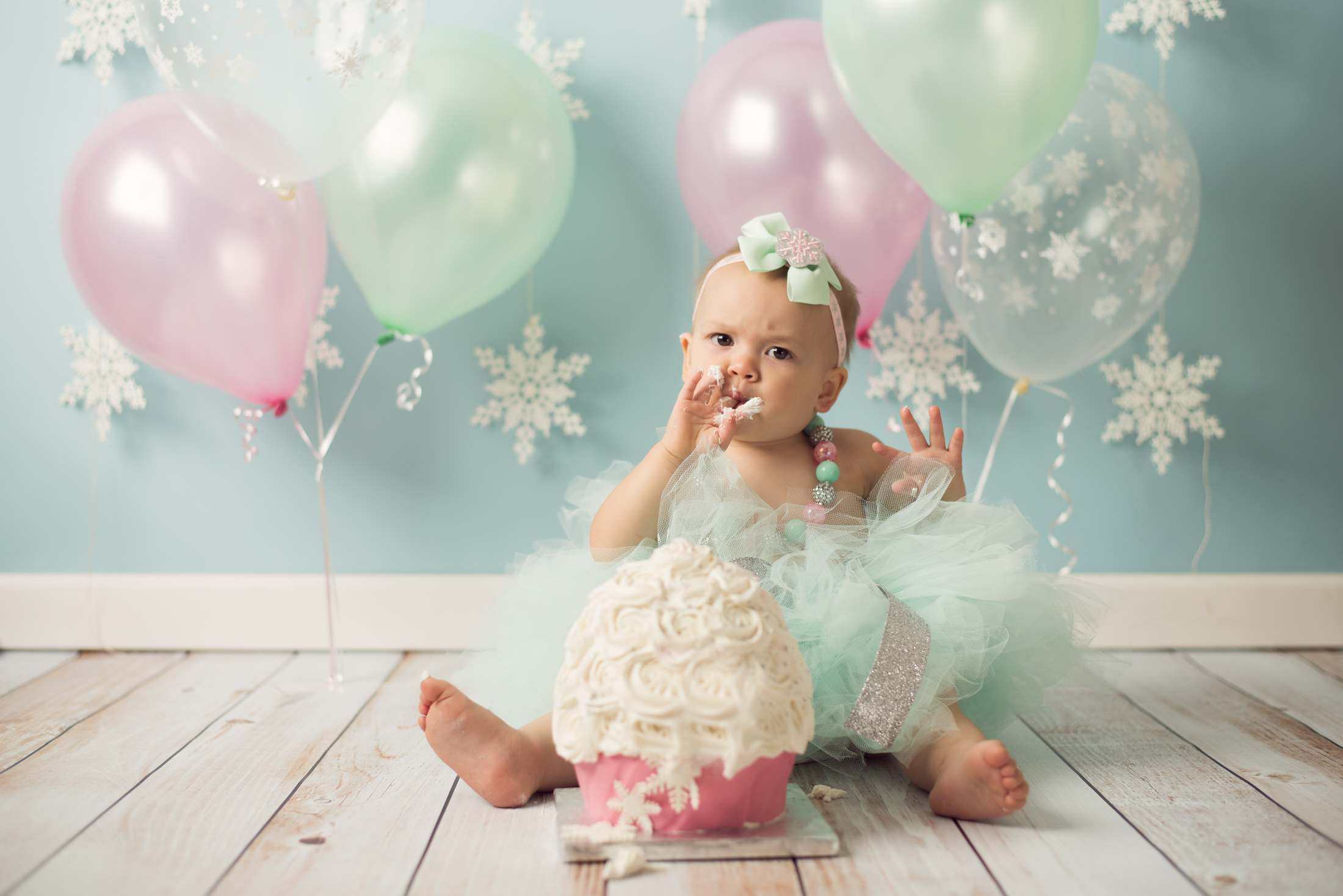 VIVIENNE CAKE SMASH-20.jpg