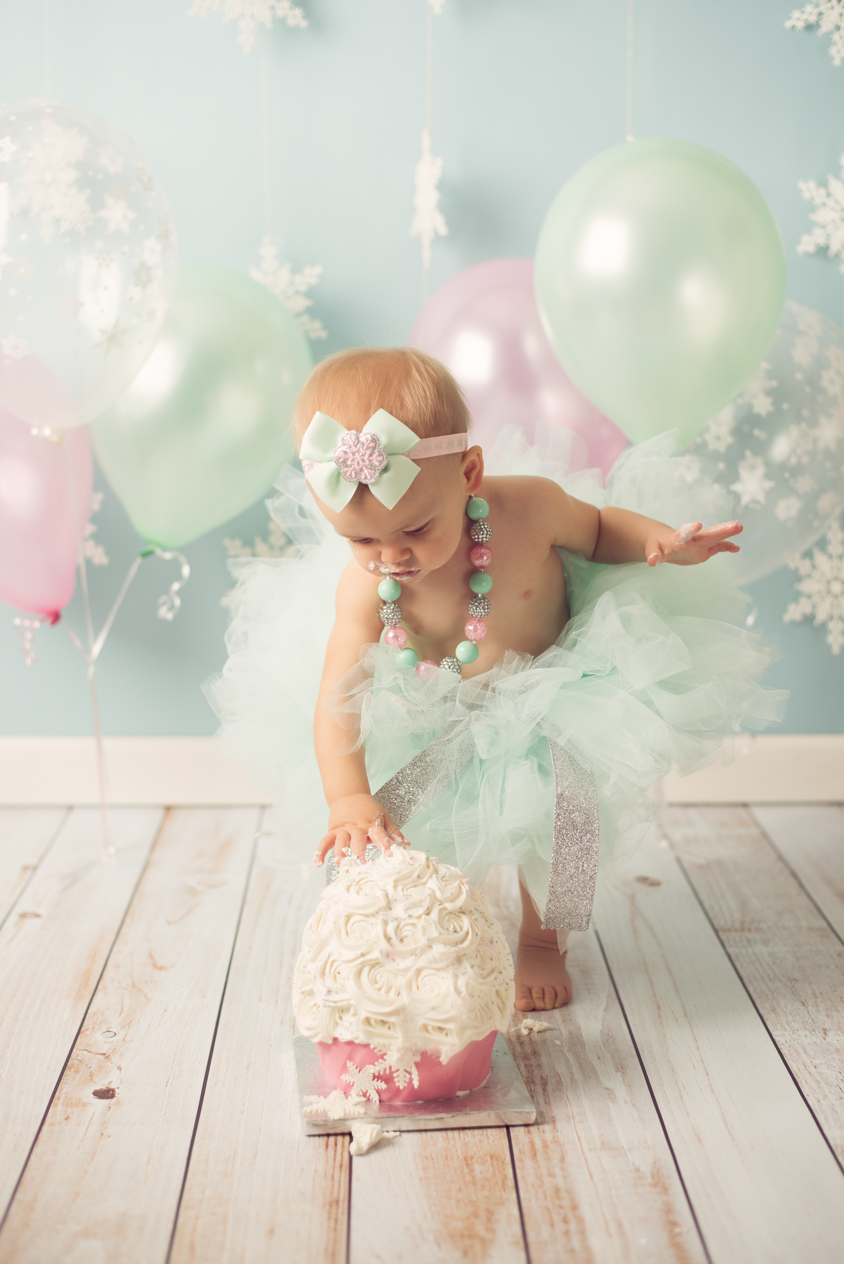 VIVIENNE CAKE SMASH-22.jpg