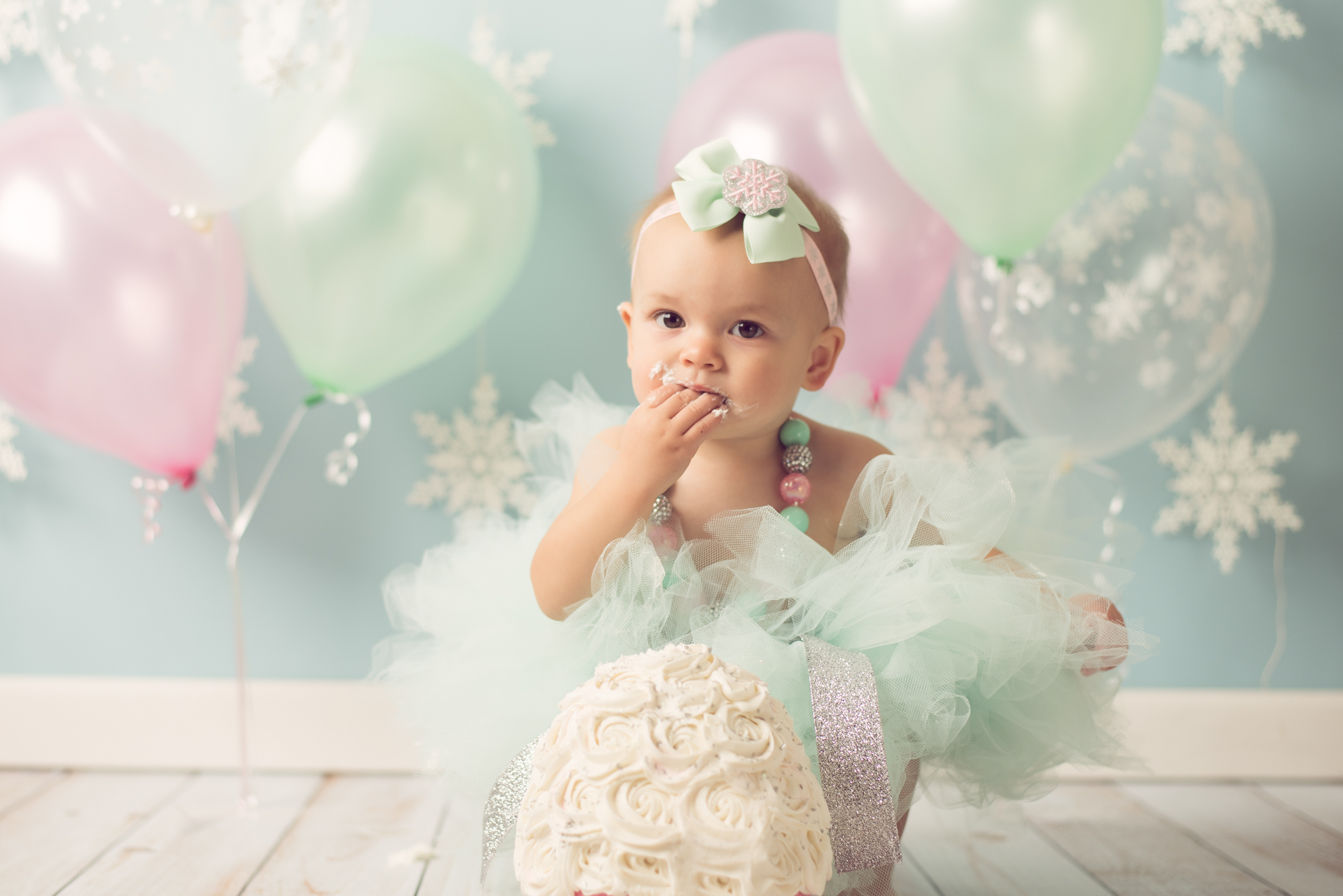 VIVIENNE CAKE SMASH-24.jpg