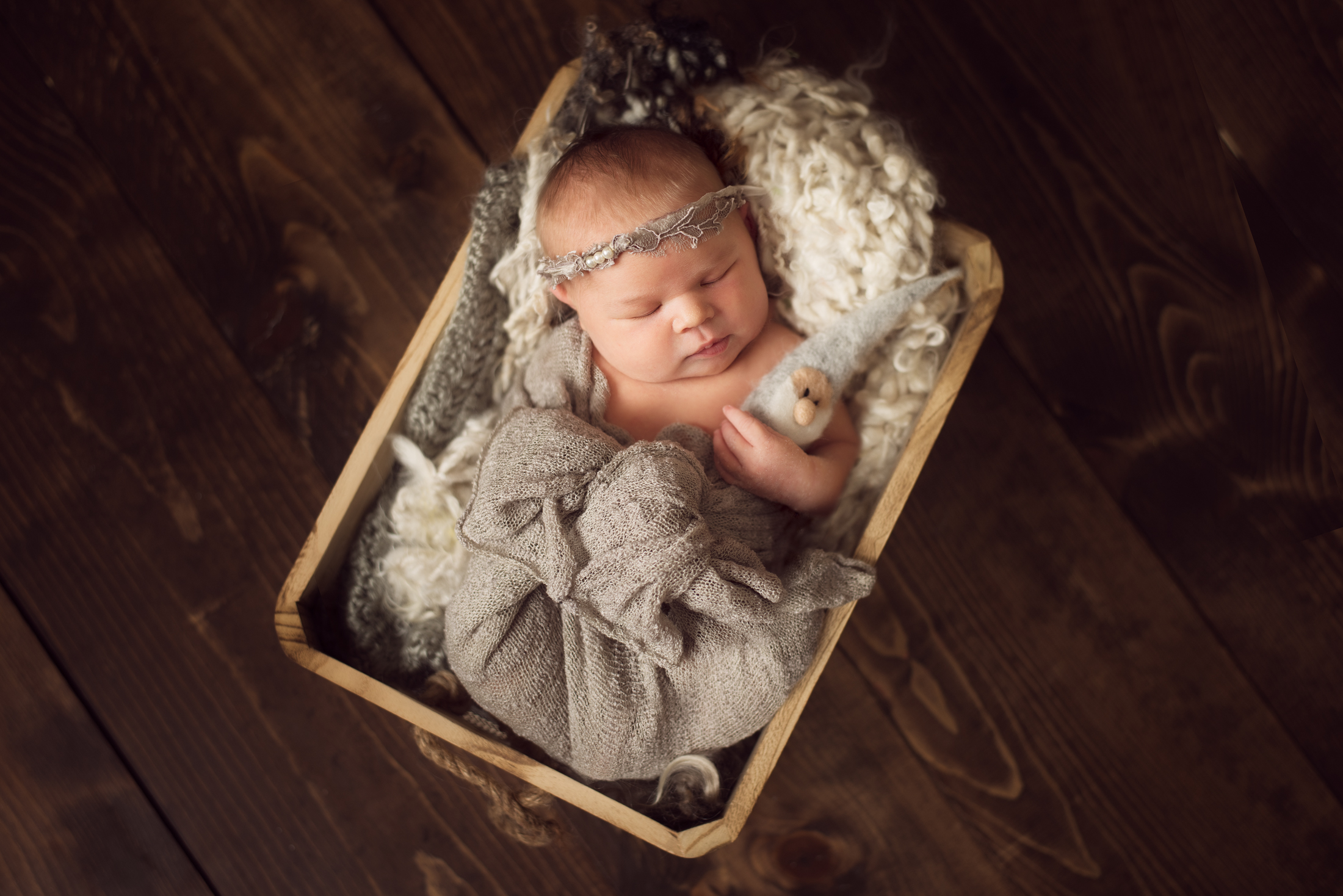 ERIKA NEWBORN-6.jpg