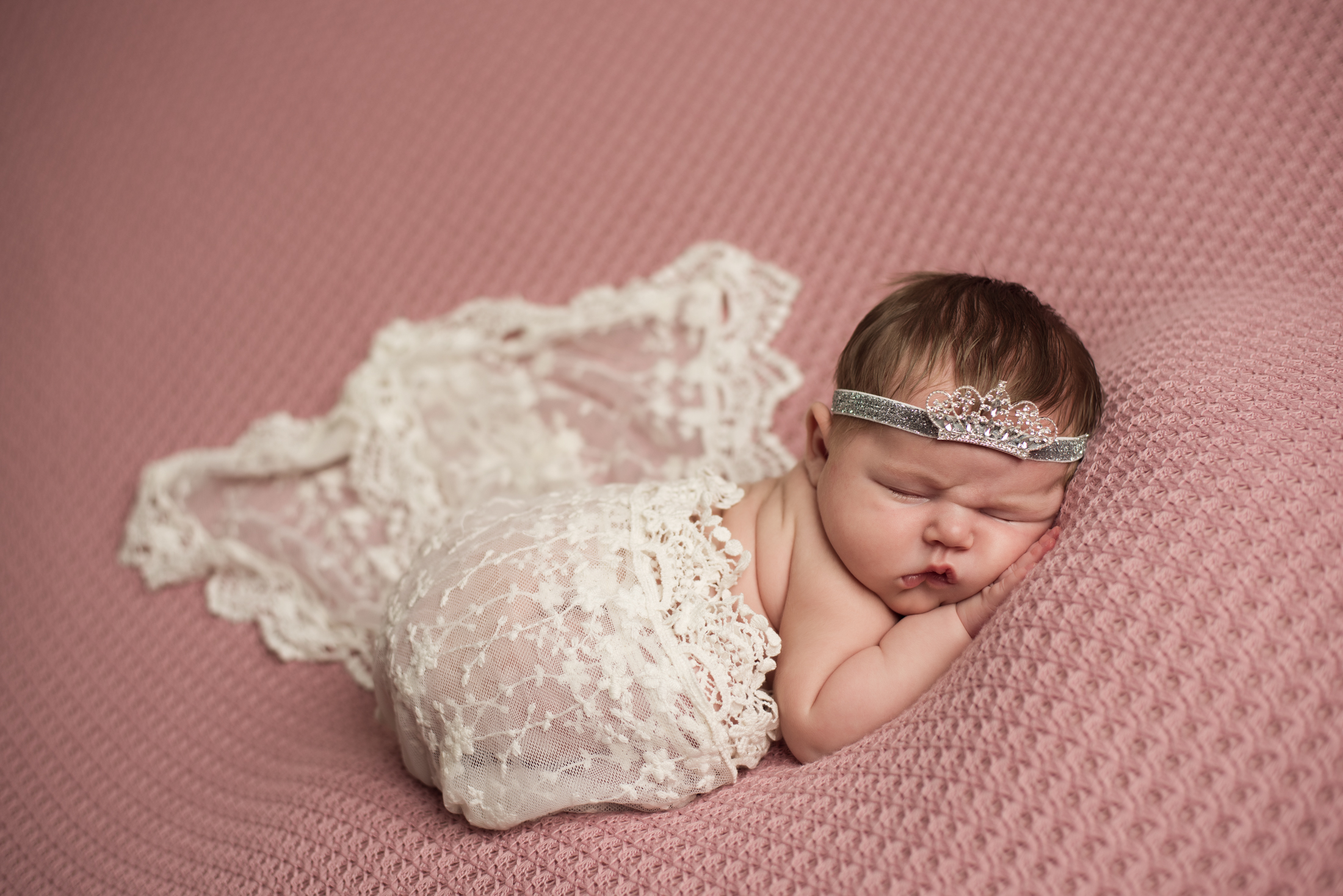 KRISTI WALLACE NEWBORN-13.jpg