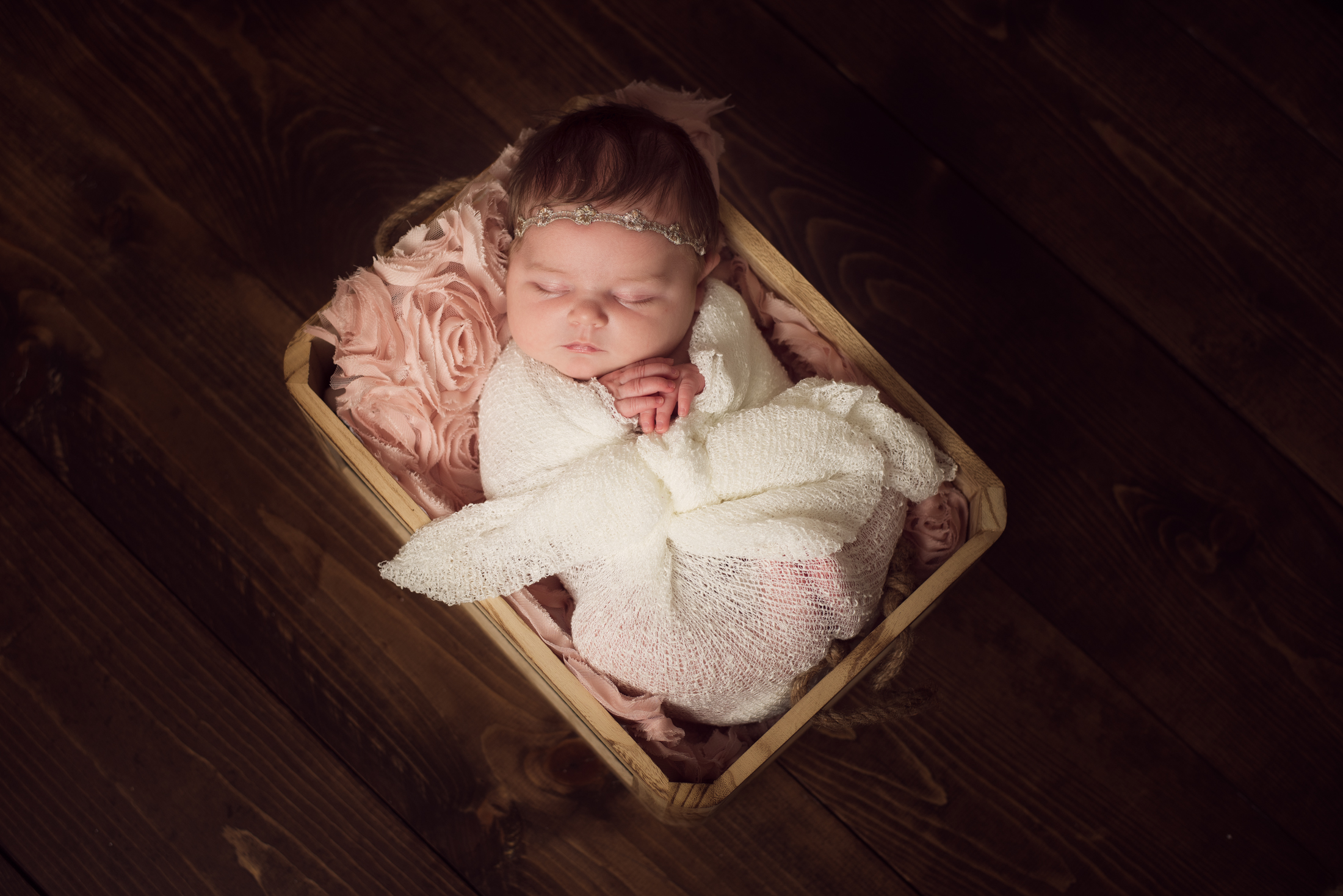 KRISTI WALLACE NEWBORN-24.jpg