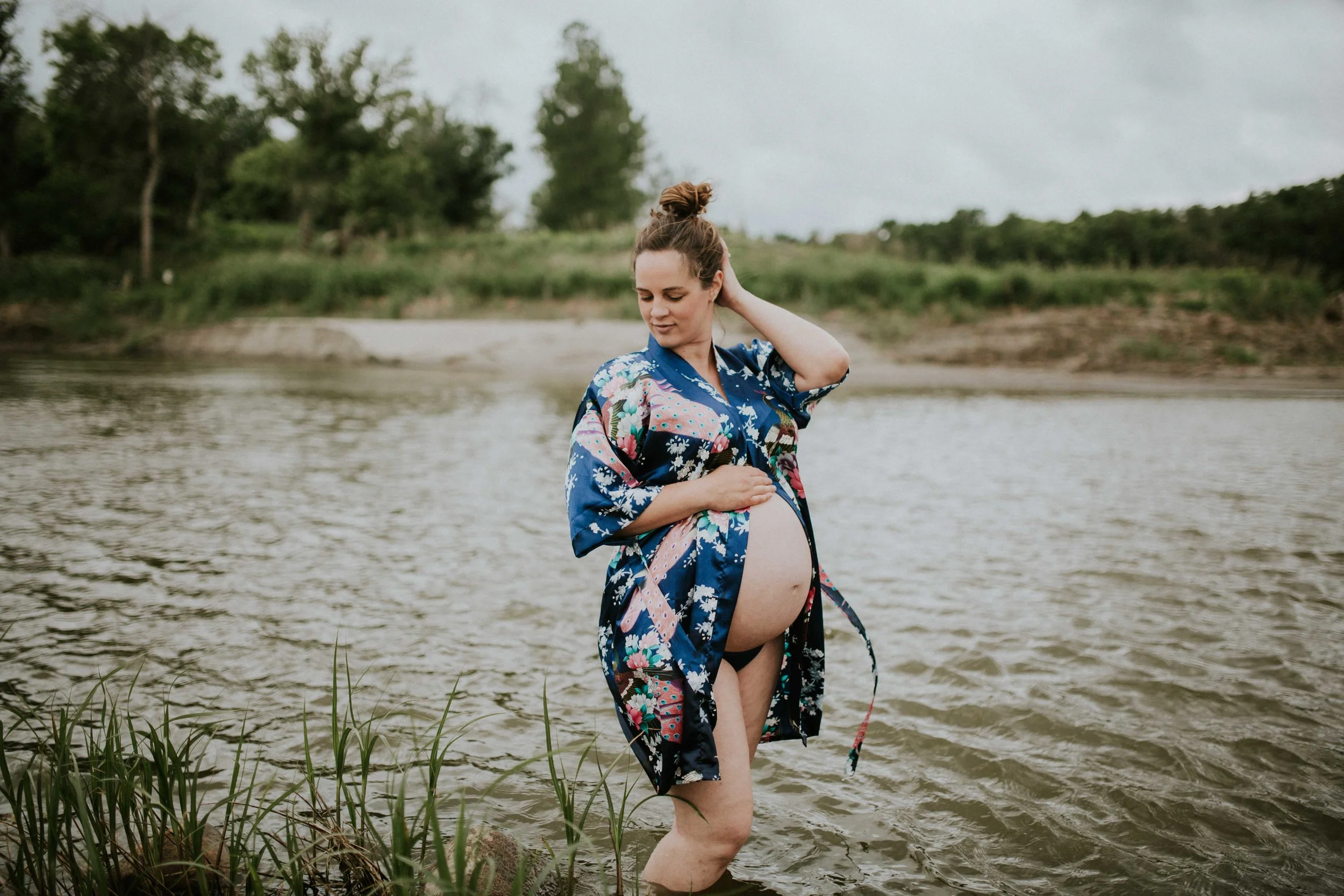 There is nothing more glowing then an expecting mother. The skin, the smile, the body. All the great excitement of being pregnant. Jackie & Jay are waiting anxiously for their first baby. Congratulations you two!! 
