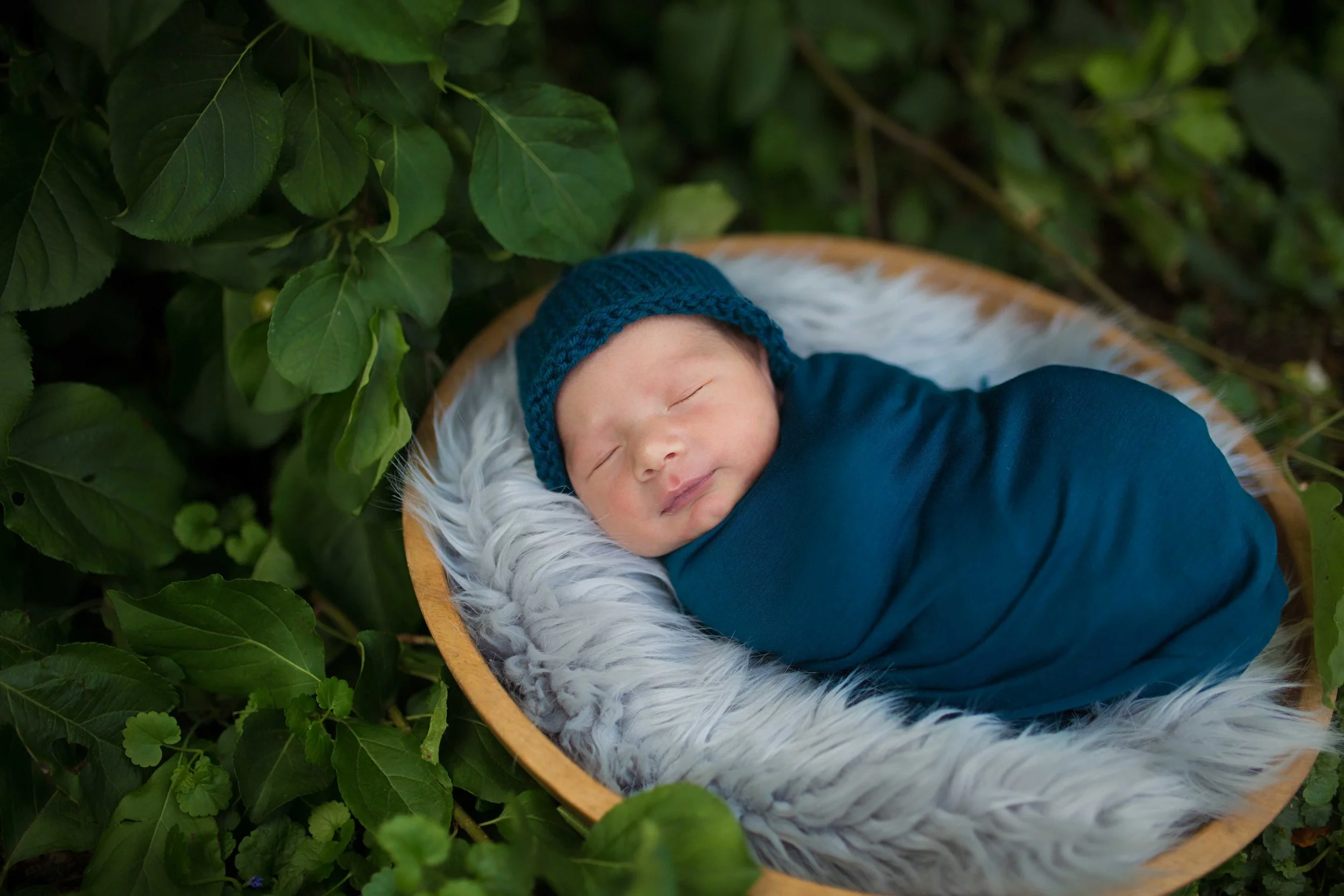 Oh Oliver, you melt my heart. Interesting story with this little man. His dad, before Oliver was born had a dream about his grandfather and his Oliver tractors. Which he now happens to have as a collectors item. It just came to him as a sign and that is how baby Oliver was named. How suiting and perfect. 