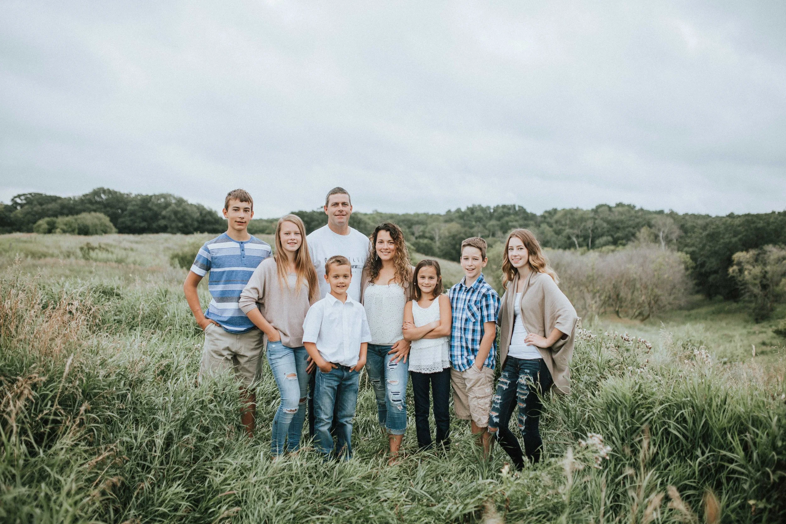 Can you imagine growing up in a household of 8!? Neither can I, but I am only going to assume its pretty awesome. I had one sister growing up and of course it was a love/hate relationship (haha) we are stronger then ever together. This family has a strong, quirky and absolutely loving home. What a great evening I had capturing these moments. 