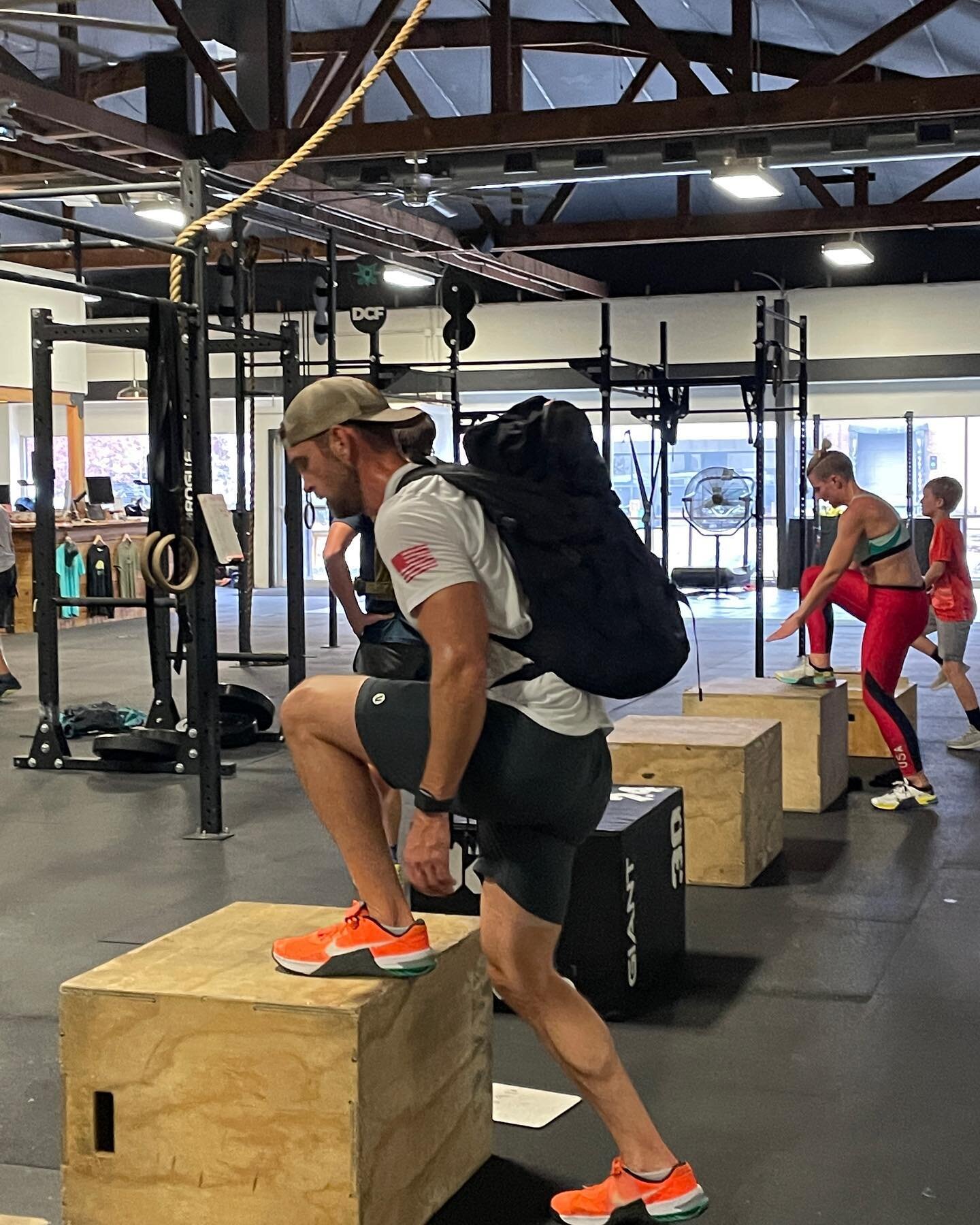 The rest of the DCF crew that conquered Chad today. 
We are so proud of everyone! 

Thank you Veterans for your service. 
Past, present and future! 🫶🏽

#dcfww #getfitlivehappy #crossfit #veteransday #chadwilkinson #crossfitaffiliate #somanystepups