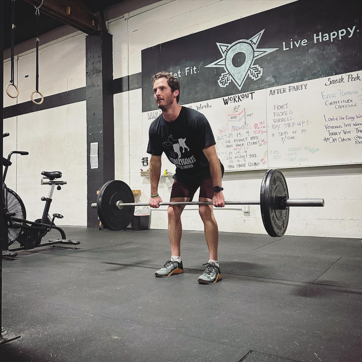 You are one workout away from a better mood. 🏋🏼&zwj;♂️🏋🏽&zwj;♀️

#dcfww #cleanandjerk #getfitlivehappy #besthourofyourday #inspirationmonday #crossfitaffiliate