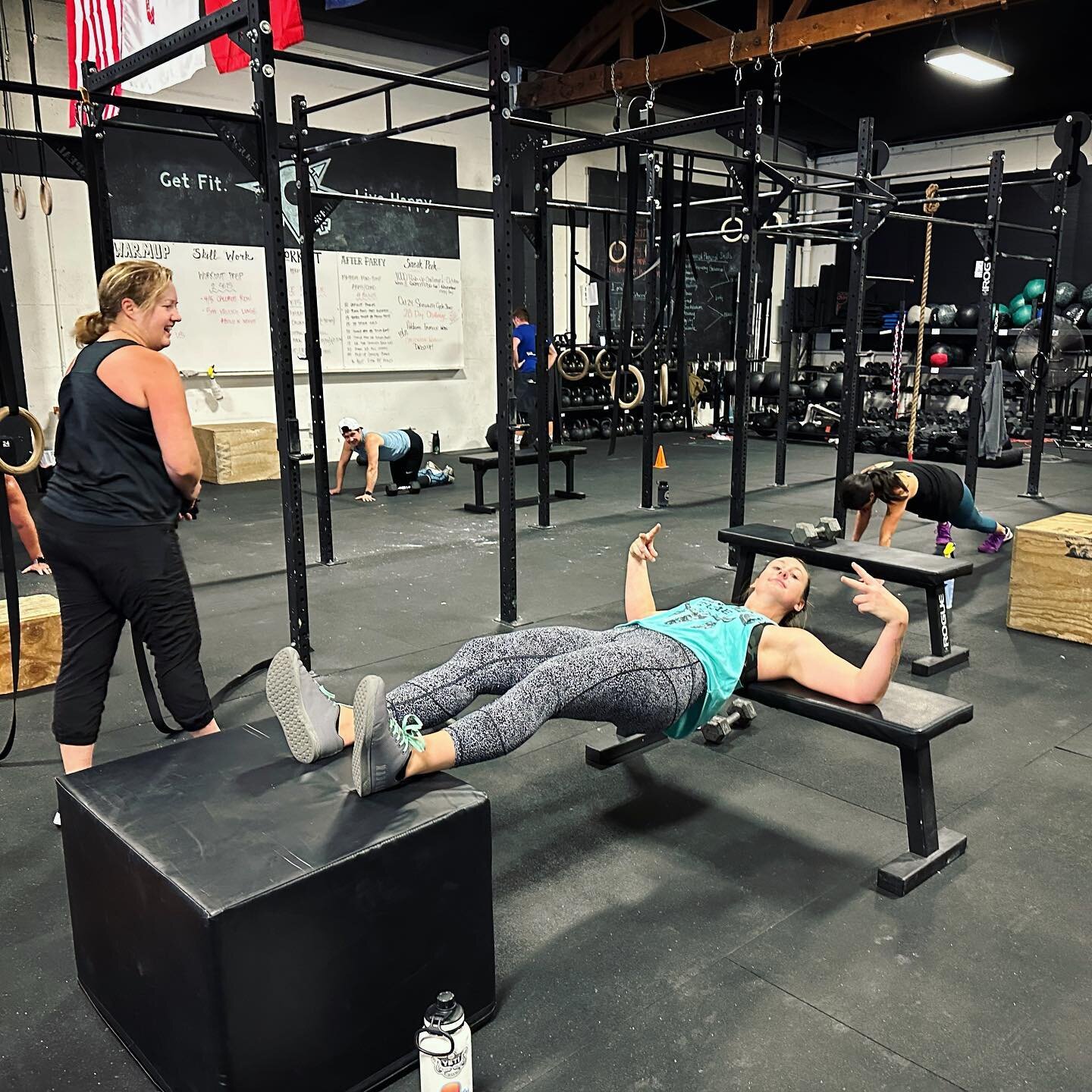 How we feel about the WODS this week. ✌🏼

#dcfww #getfitlivehappy #besthourofyourday #cleanandjerk #rowing #assultbike #kbswings #crossfit #crossfitaffiliate