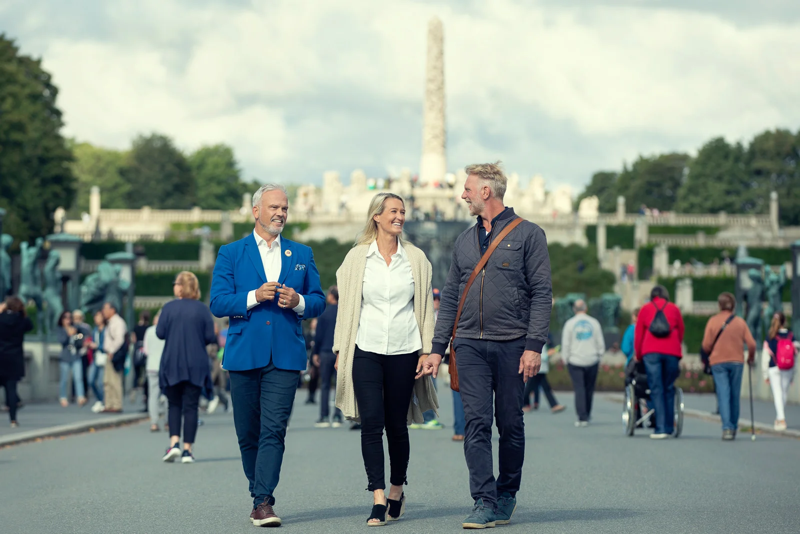 Certified Oslo guide, Richard Klingspor, with clients Elisabeth and Ron. Photo: Live – Private Guided Tours / The Vigeland Museum