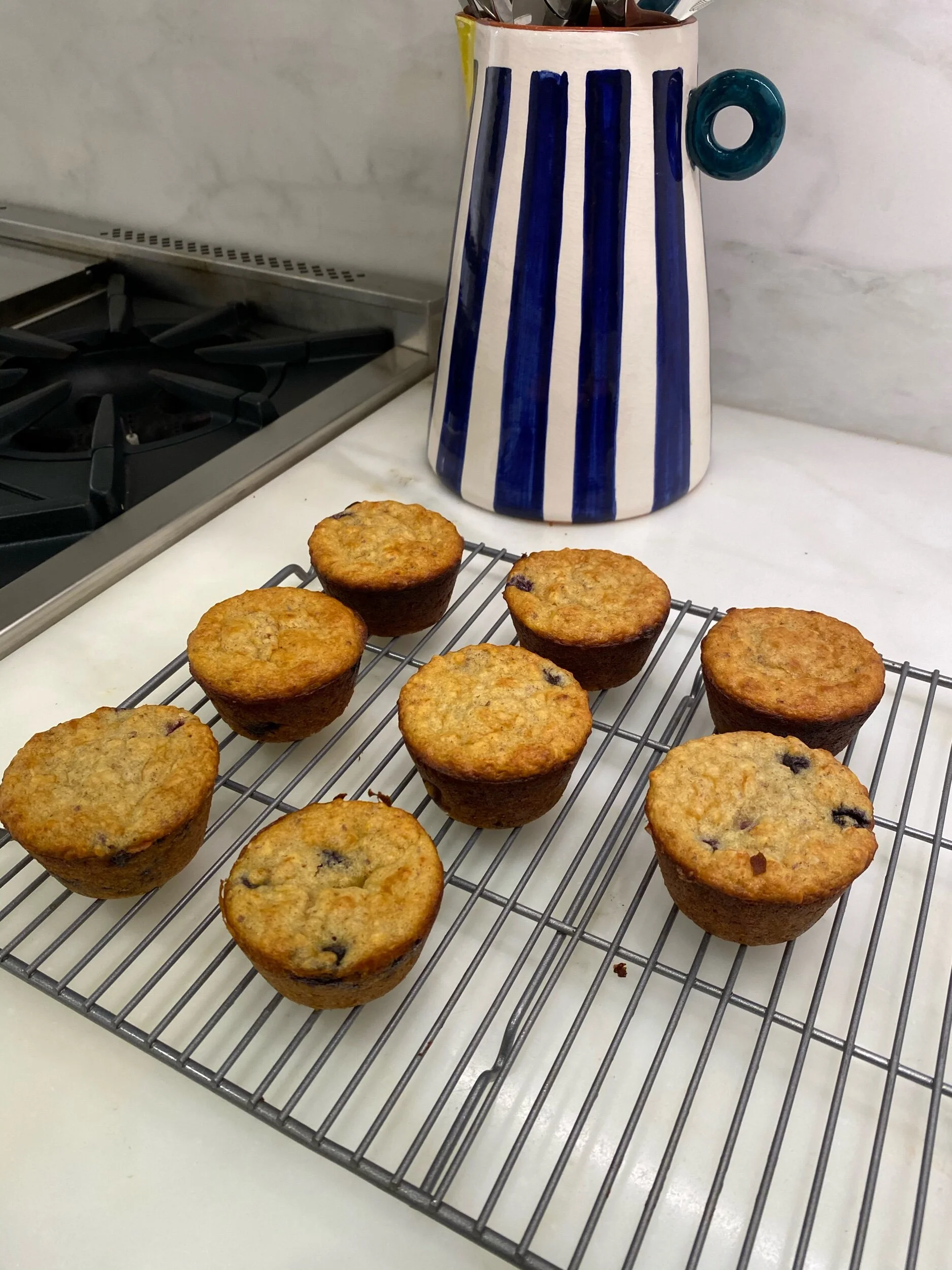 Greek yogurt, blueberries, and oats muffins