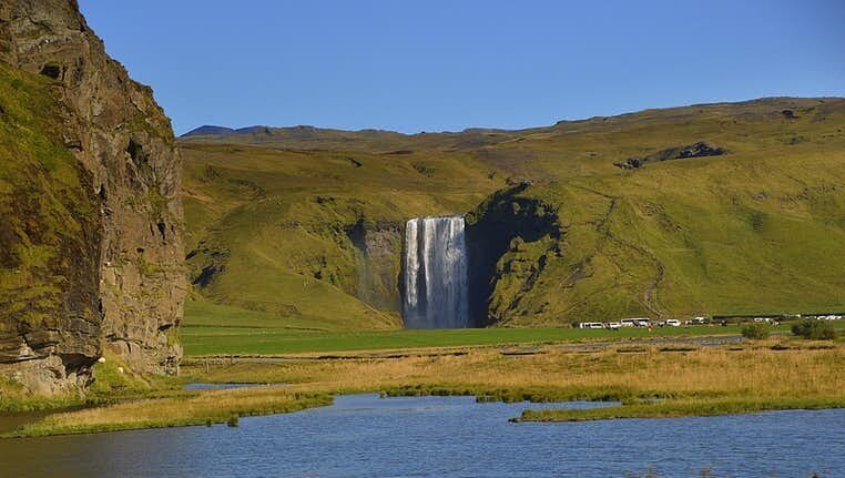 Image from https://guidetoiceland.is/connect-with-locals/regina/the-beautiful-skogafoss-waterfall-and-the-legend-of-the-treasure-chest