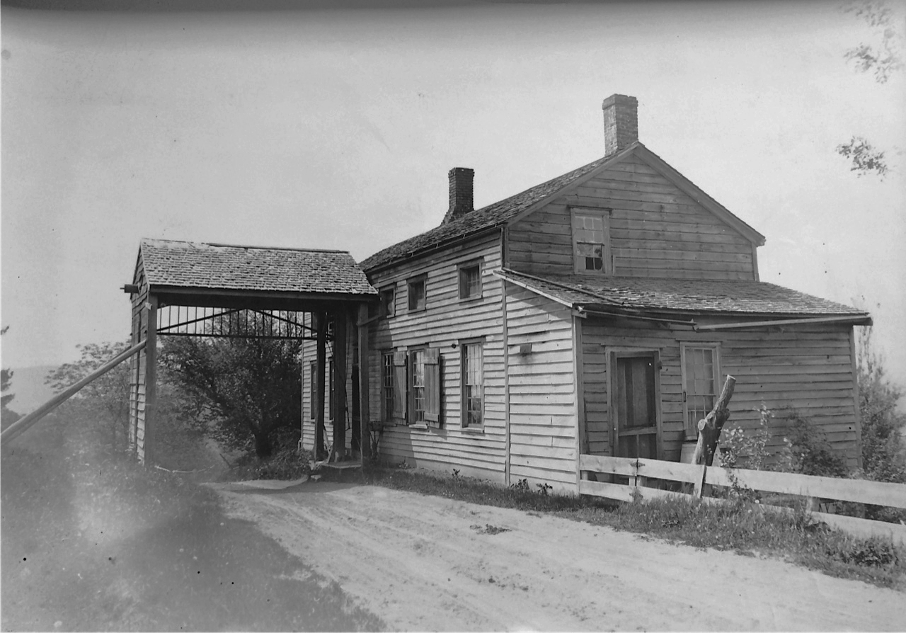 historic+east+gate+bw.jpg