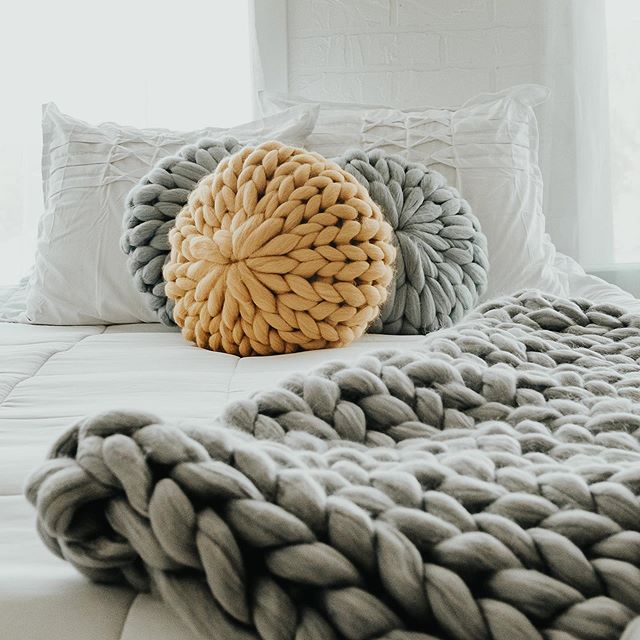 Happy Saturday!  Today we are offering 20% off and Free Shipping!!! Use code Merino! Come check us out we also make chunky knit pillow poufs, one of a kind hats.  #merinowool #merinowoolblanket #chunkyknithat #chunkyknitpillow #chunkyknitcushion  #la