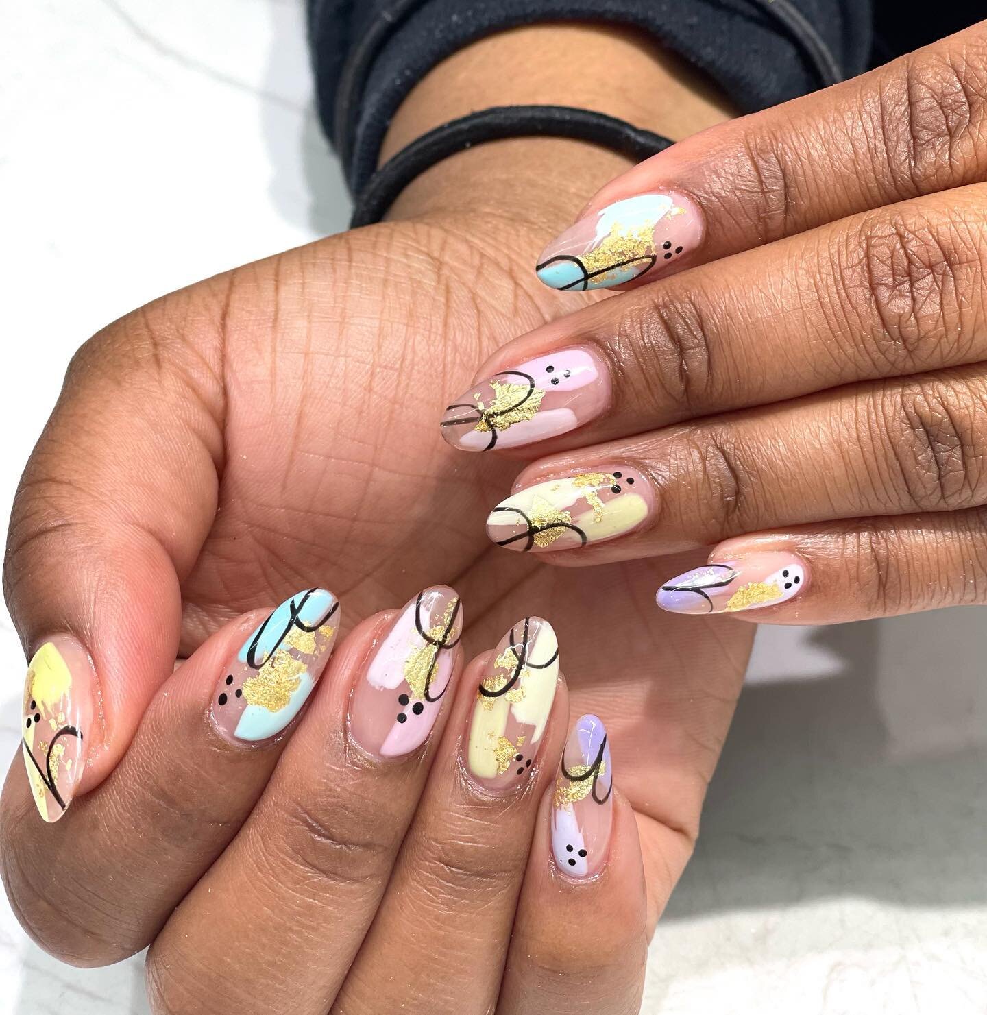LEVEL OF COMPLEXITY: MEDIUM 10 NAILS. Spring nails ☺️🌼🌸 the weather is finally getting warmer! ☀️ #nails #springbreak #summer #nailsofig #nailsofboston #bostonnails #bns #boston #bostonsnailsandspa #bostonnailsalon #ignails #bostongelx #gelxboston 