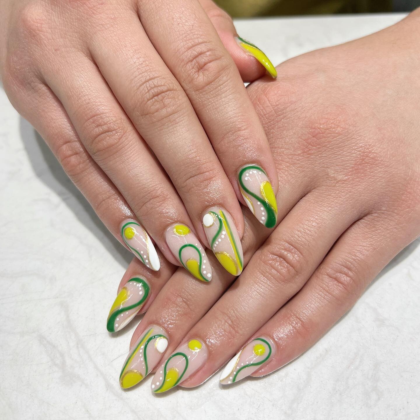 LEVEL OF COMPLEXITY: MEDIUM 10 NAILS. 🍀🍾🍻 St. Patrick&rsquo;s day is coming up! Be sure to book your appointments in advance. For last minute basic services without art, please call us 😊 #boston #stpatricksdaynails #bns #nailsofboston #bostonnail