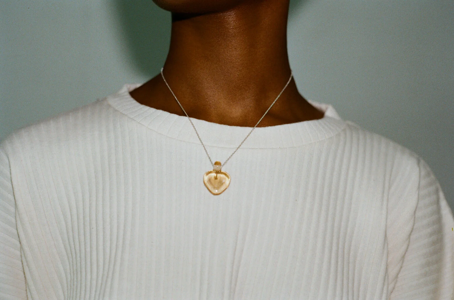 ALEXA DE LA CRUZ Tiny Rose Glass Heart Pendant