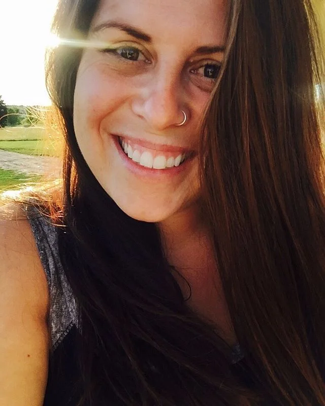 🥂 Our latest #satinsoulbits guest is Azia Archer&mdash;who is a #writer, #doula &amp; #intuitive living in Minnesota. She is the #author of ATOMS &amp; EVERS (@dancinggirlpress) &amp; runs the online #journal, @tinyflamespress. A jade egg practition