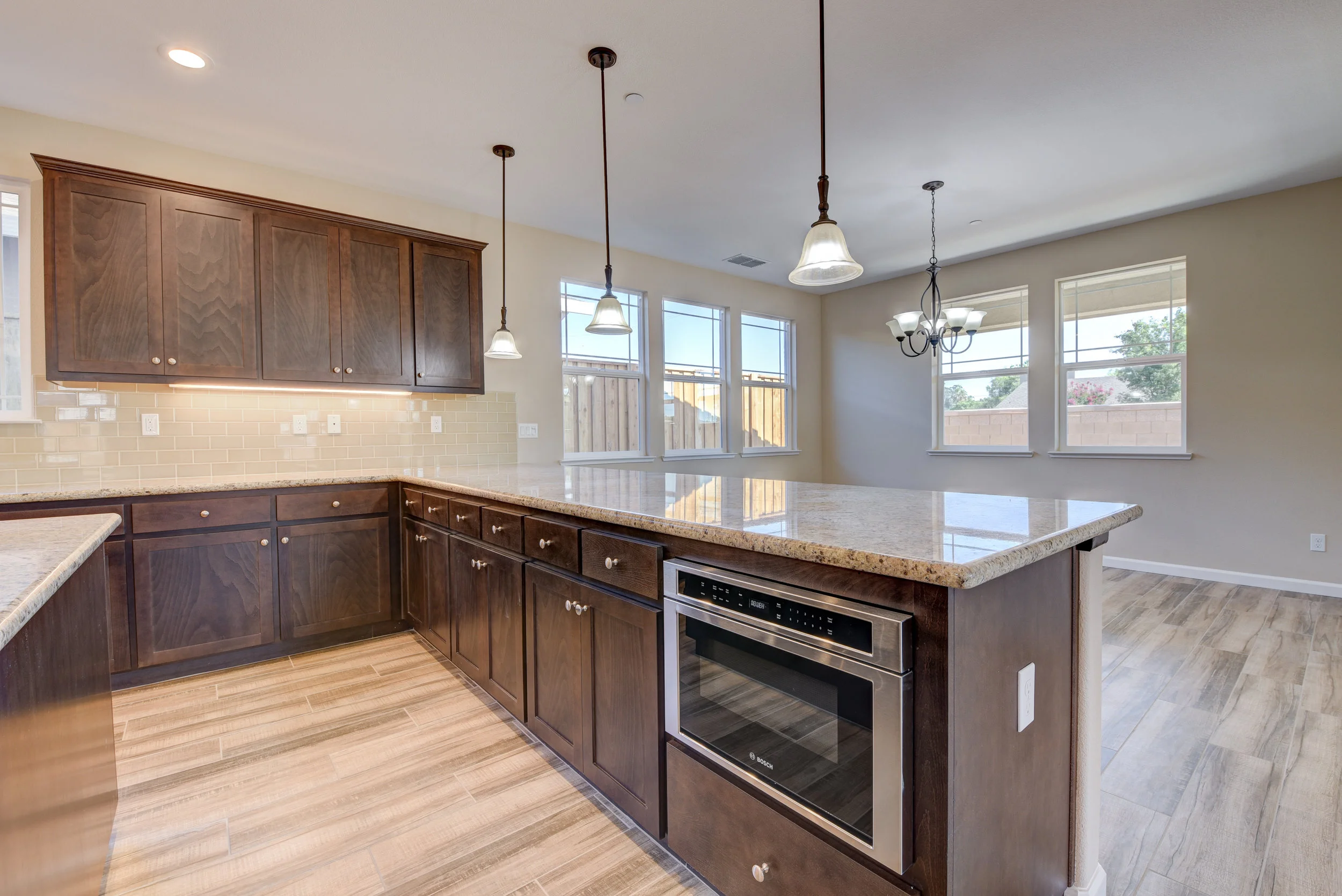3886_callie_ct_MLS_HID1146941_ROOMkitchen2.jpg