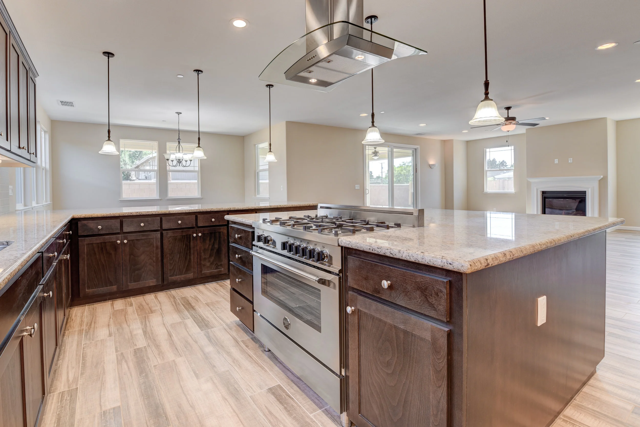 3886_callie_ct_MLS_HID1146941_ROOMkitchen3.jpg