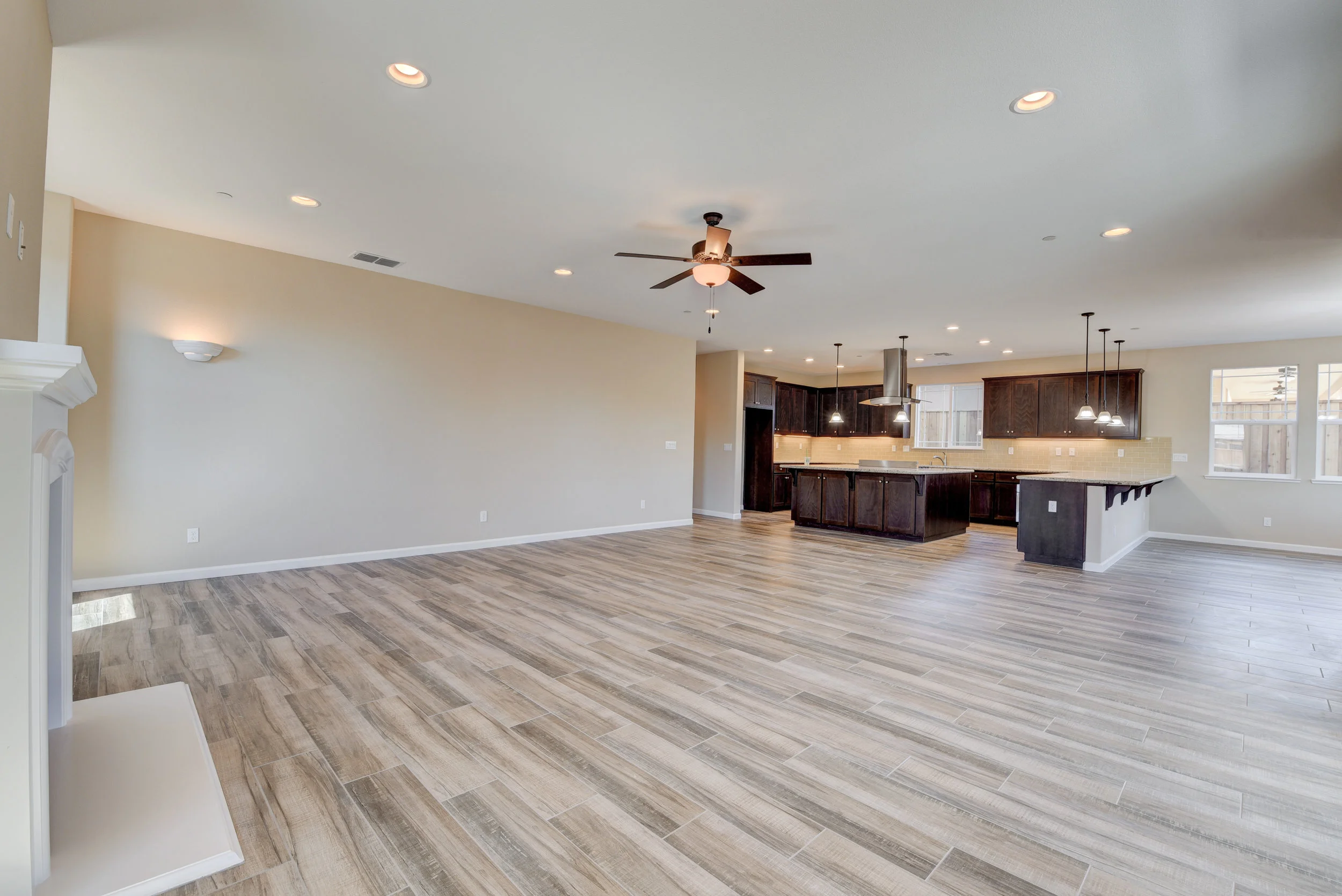 3886_callie_ct_MLS_HID1146941_ROOMlivingroom3.jpg